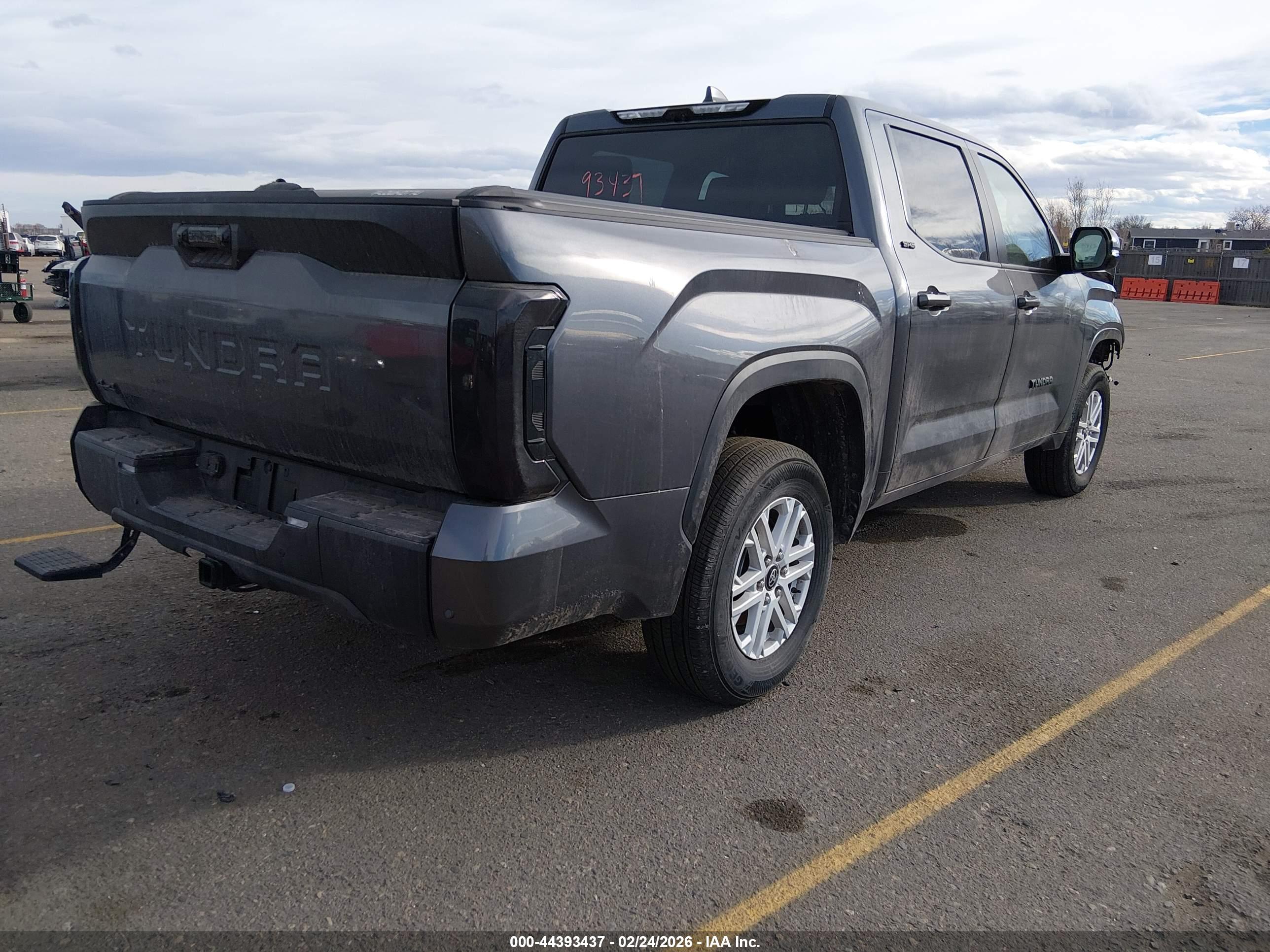 TOYOTA TUNDRA image 4