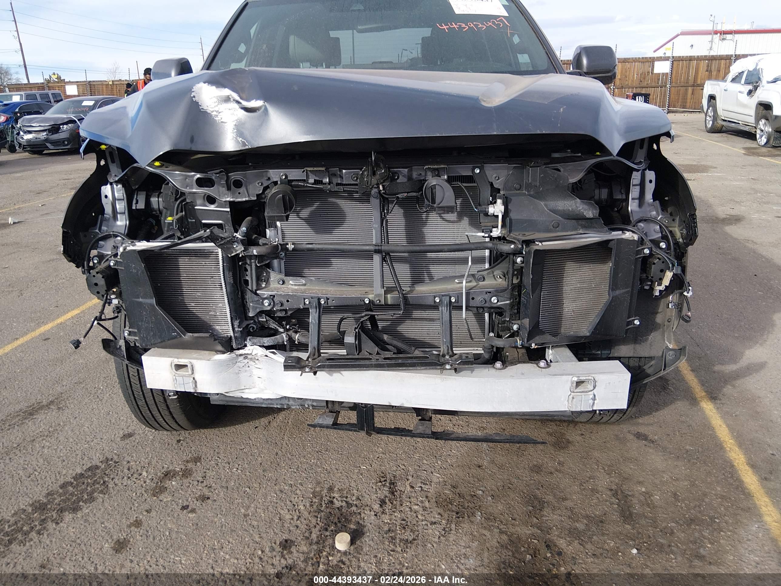 TOYOTA TUNDRA image 6