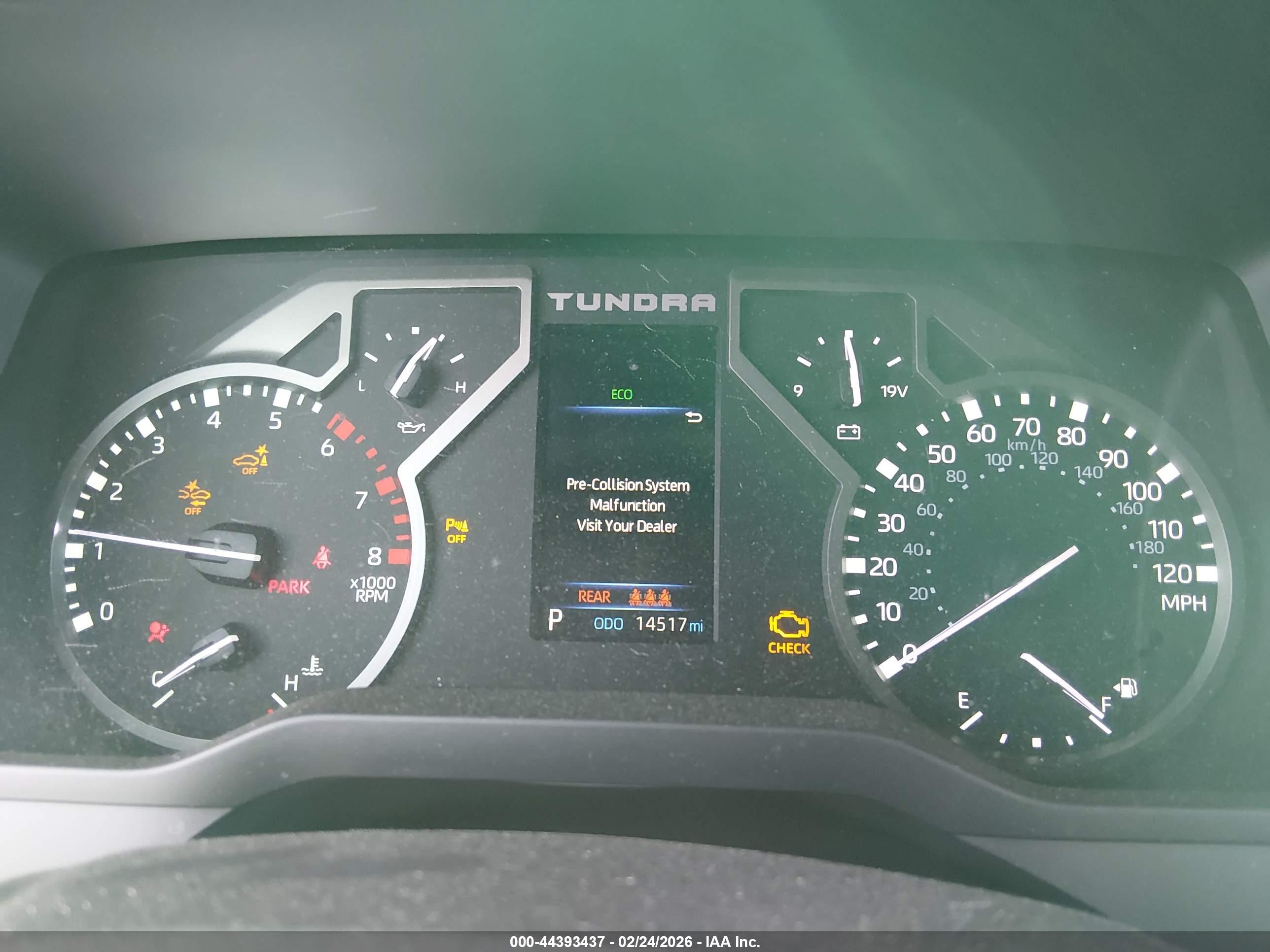 TOYOTA TUNDRA image 7