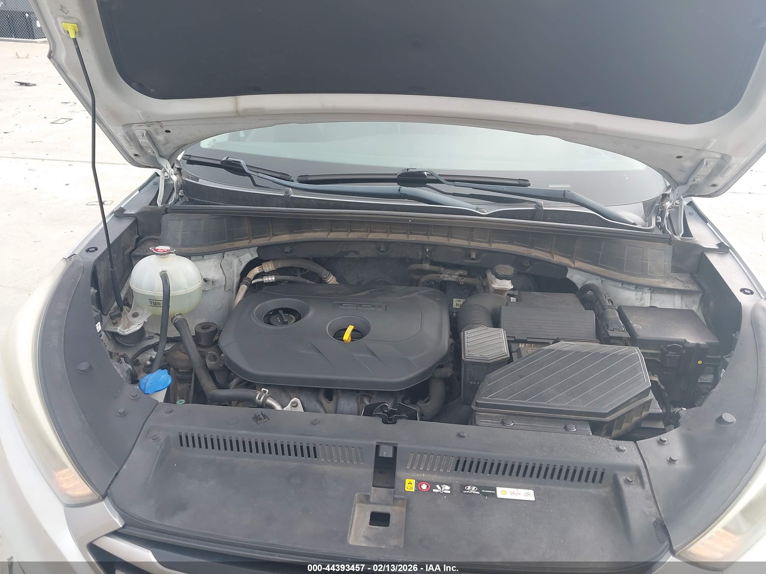 HYUNDAI TUCSON image 10