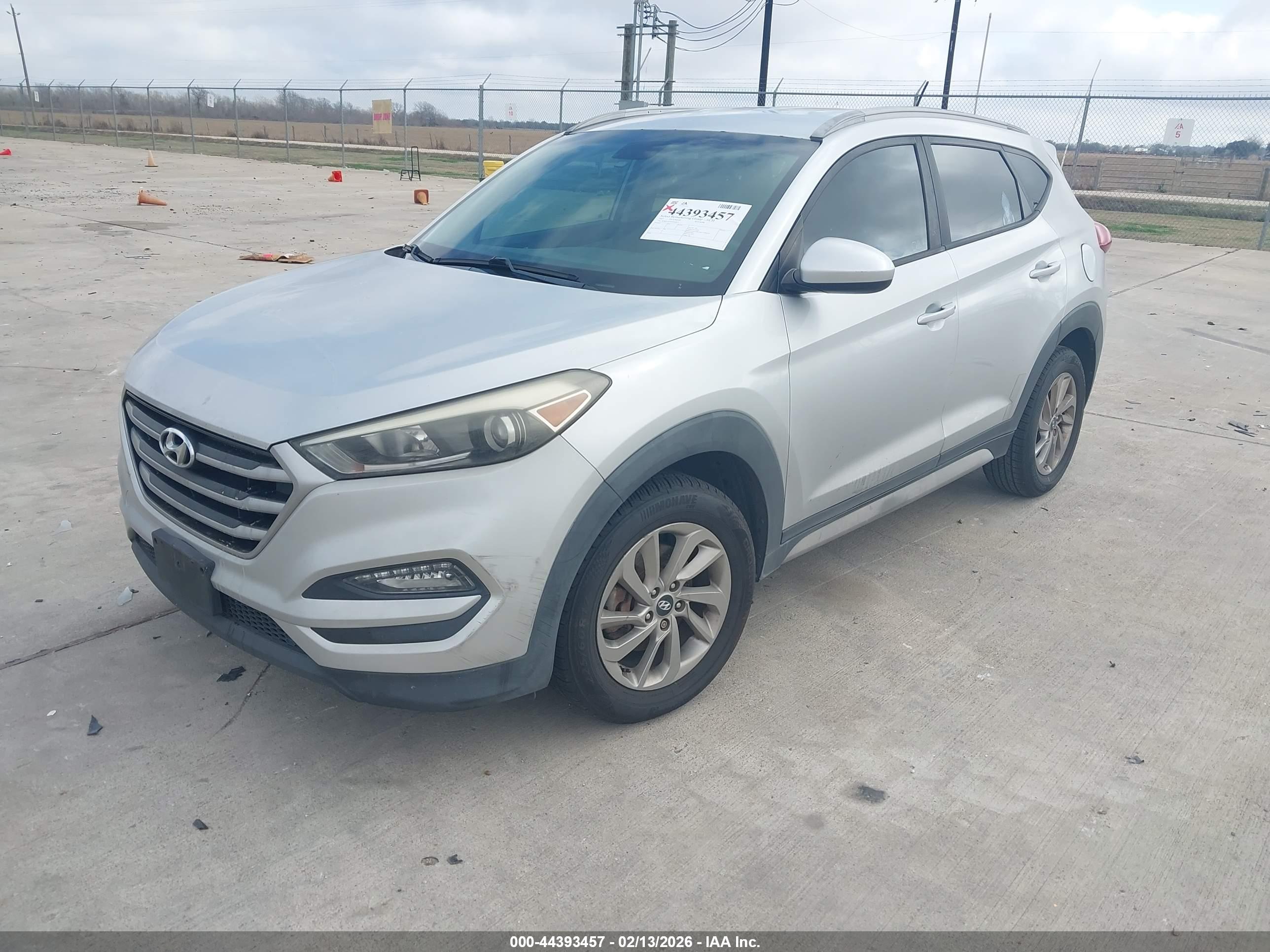 HYUNDAI TUCSON image 2