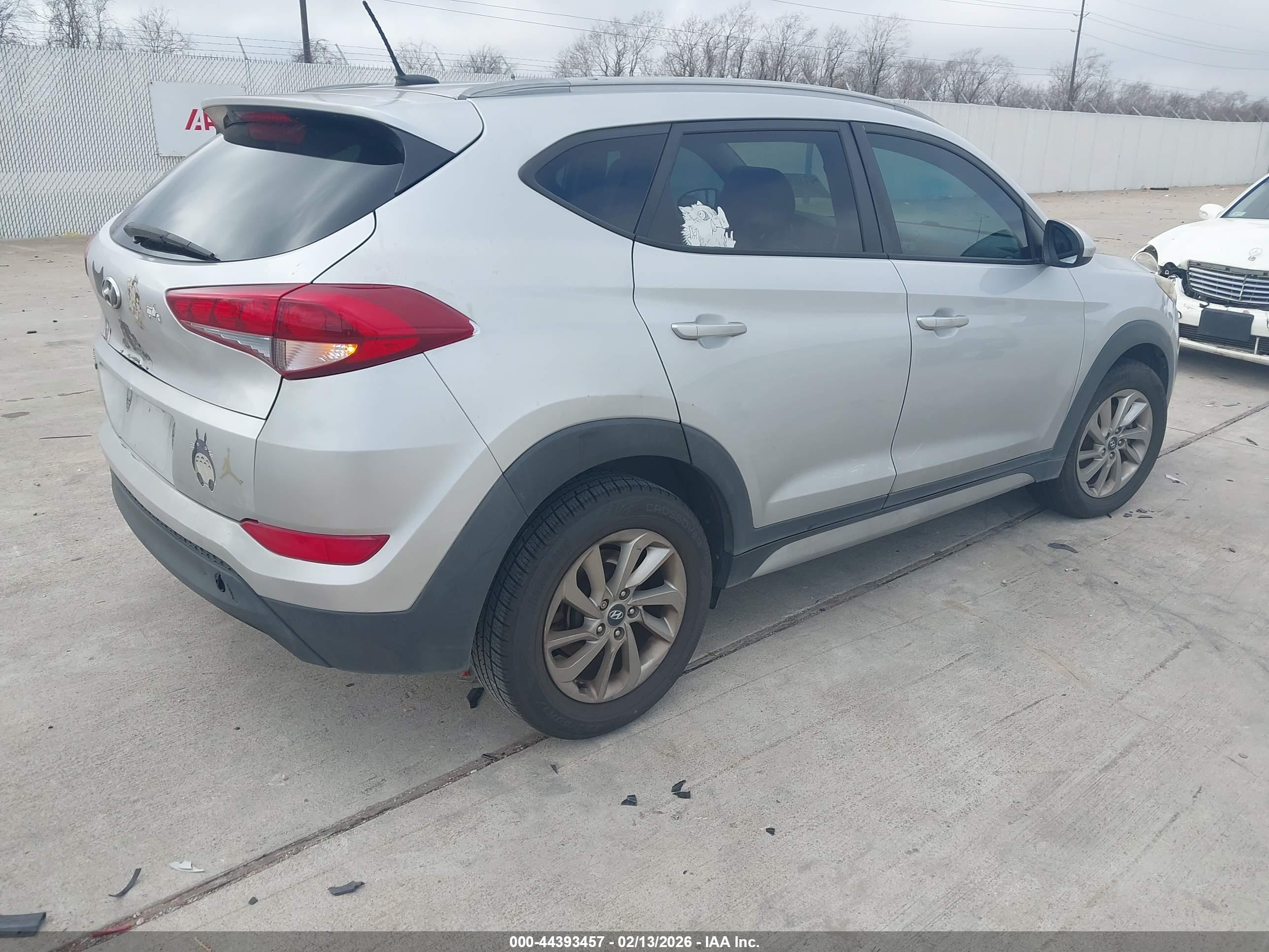 HYUNDAI TUCSON image 4