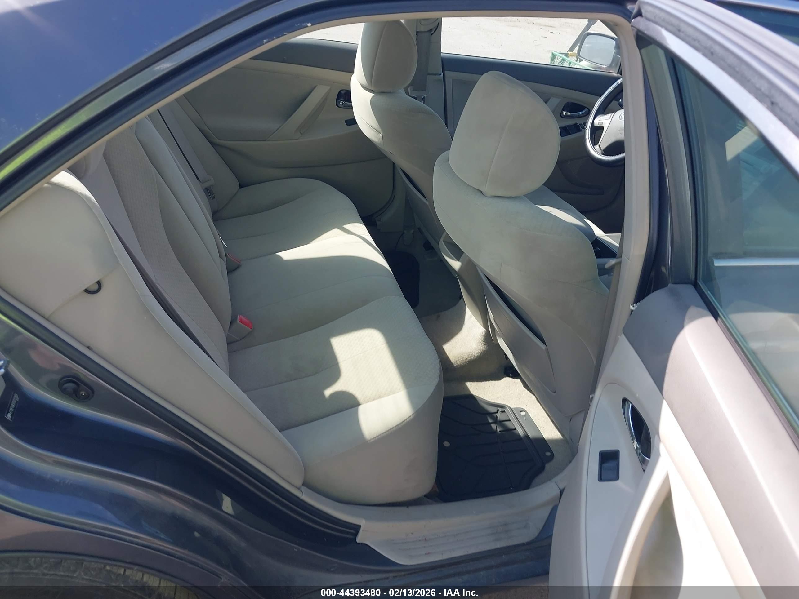 TOYOTA CAMRY image 8