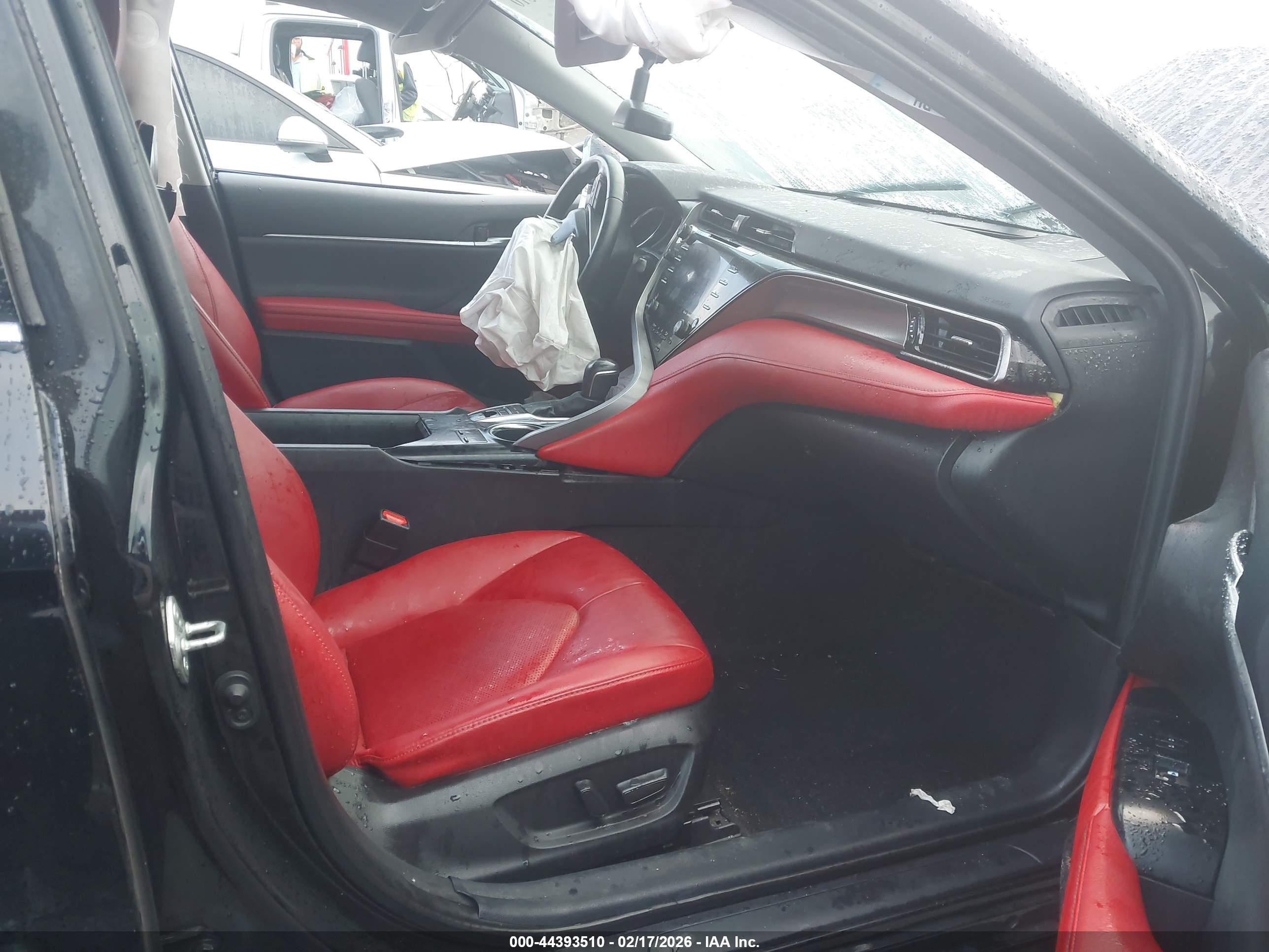 TOYOTA CAMRY image 5