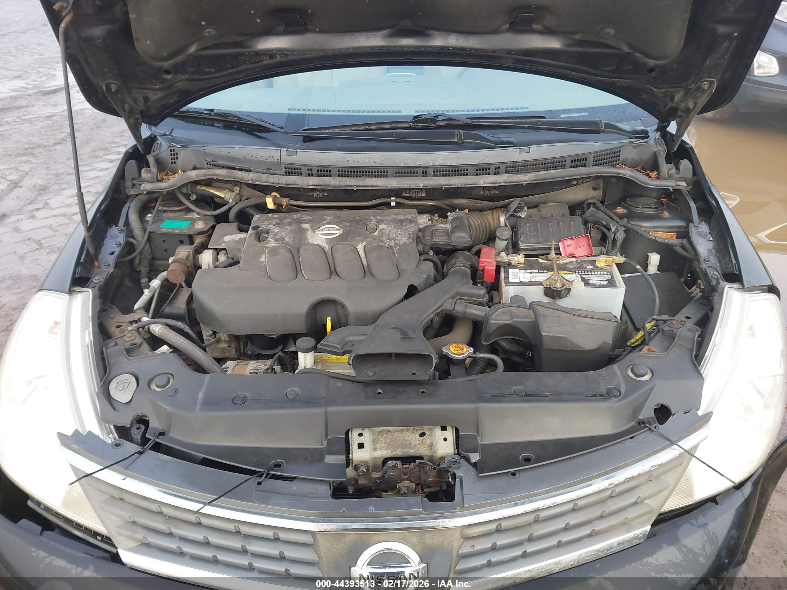 NISSAN VERSA image 10
