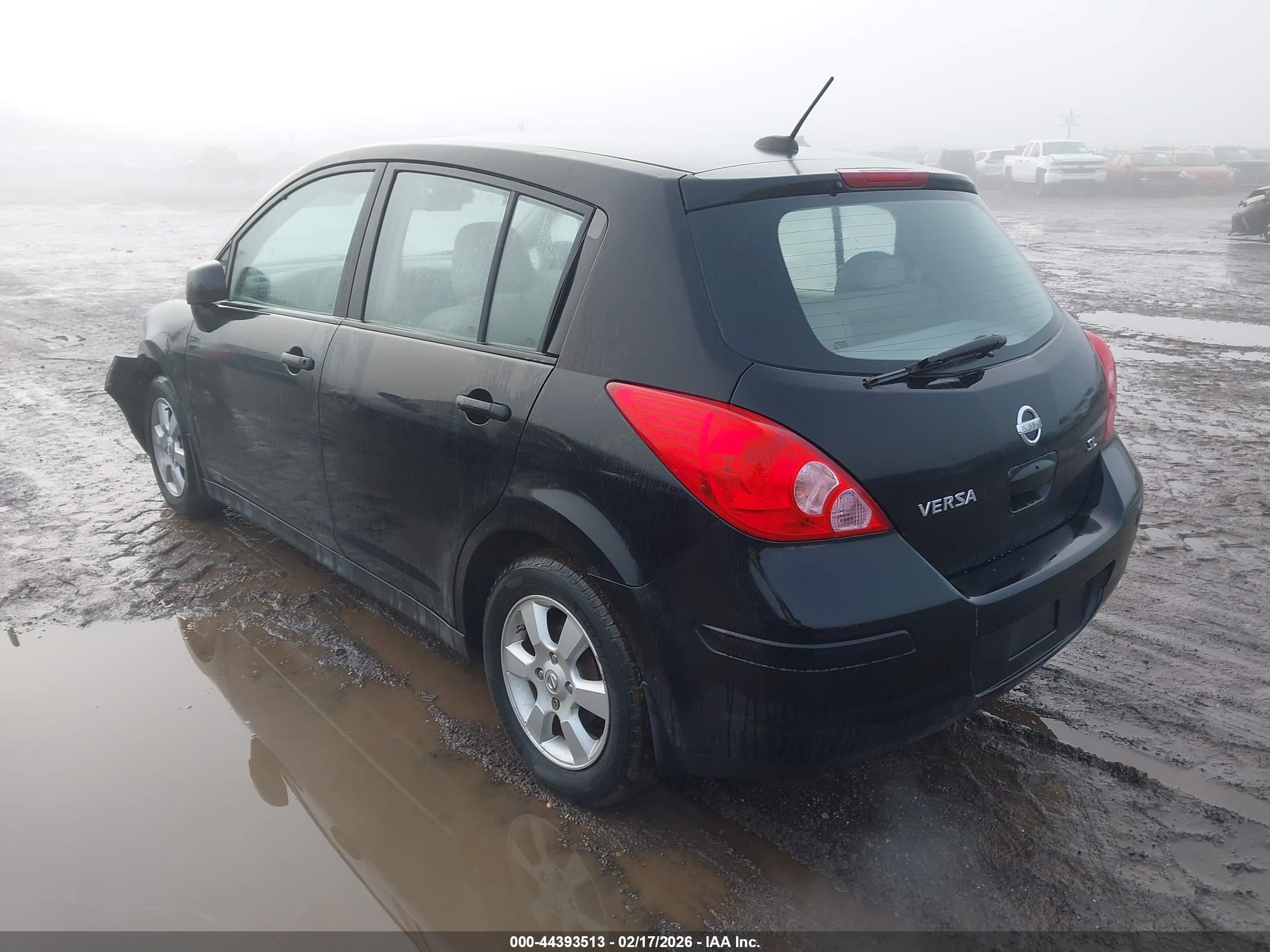 NISSAN VERSA image 3