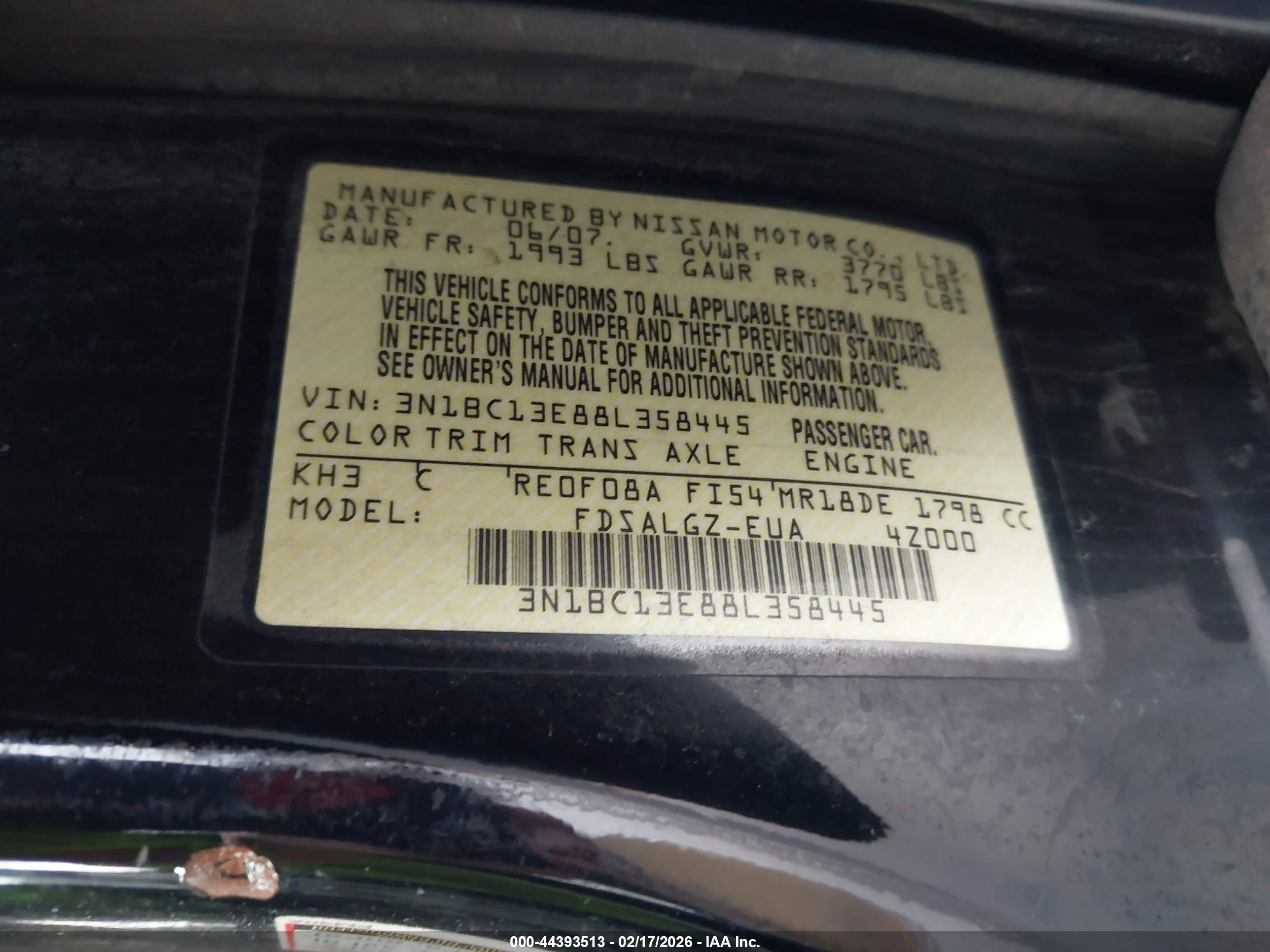 NISSAN VERSA image 9