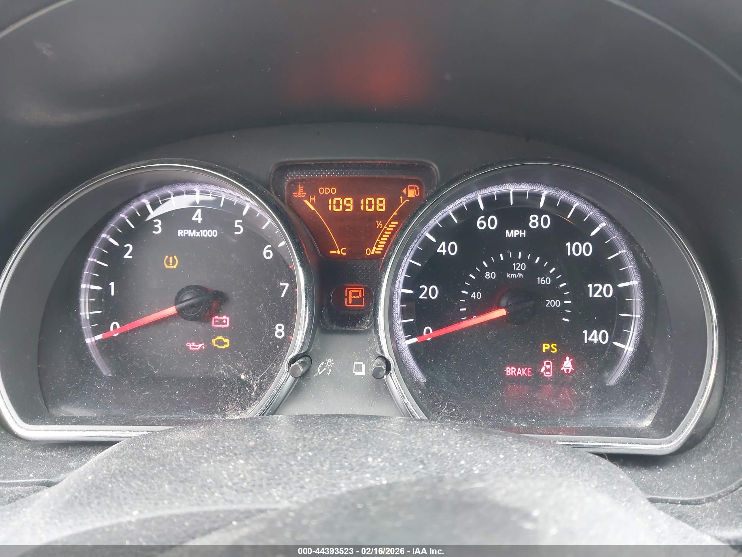 NISSAN VERSA image 7