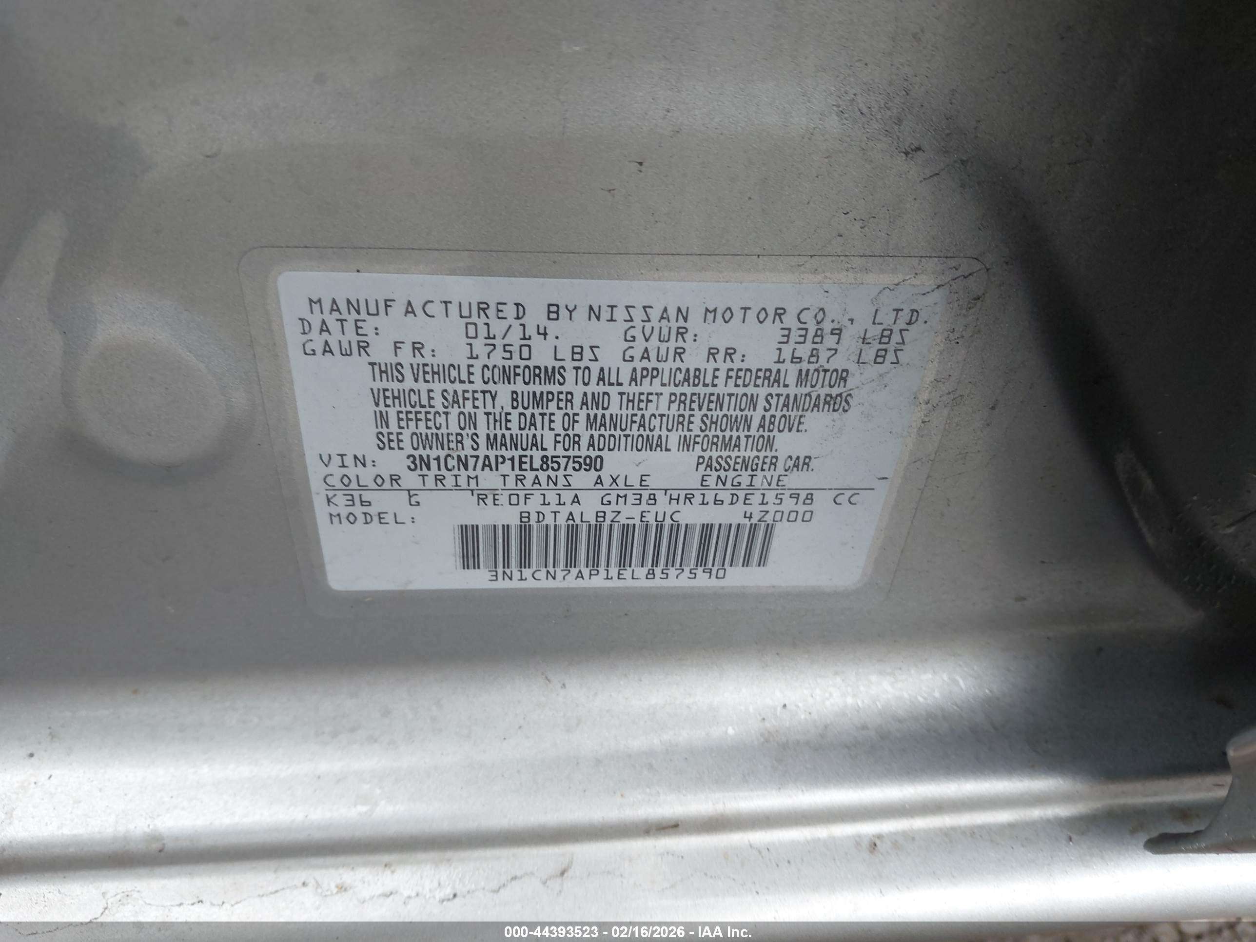 NISSAN VERSA image 9