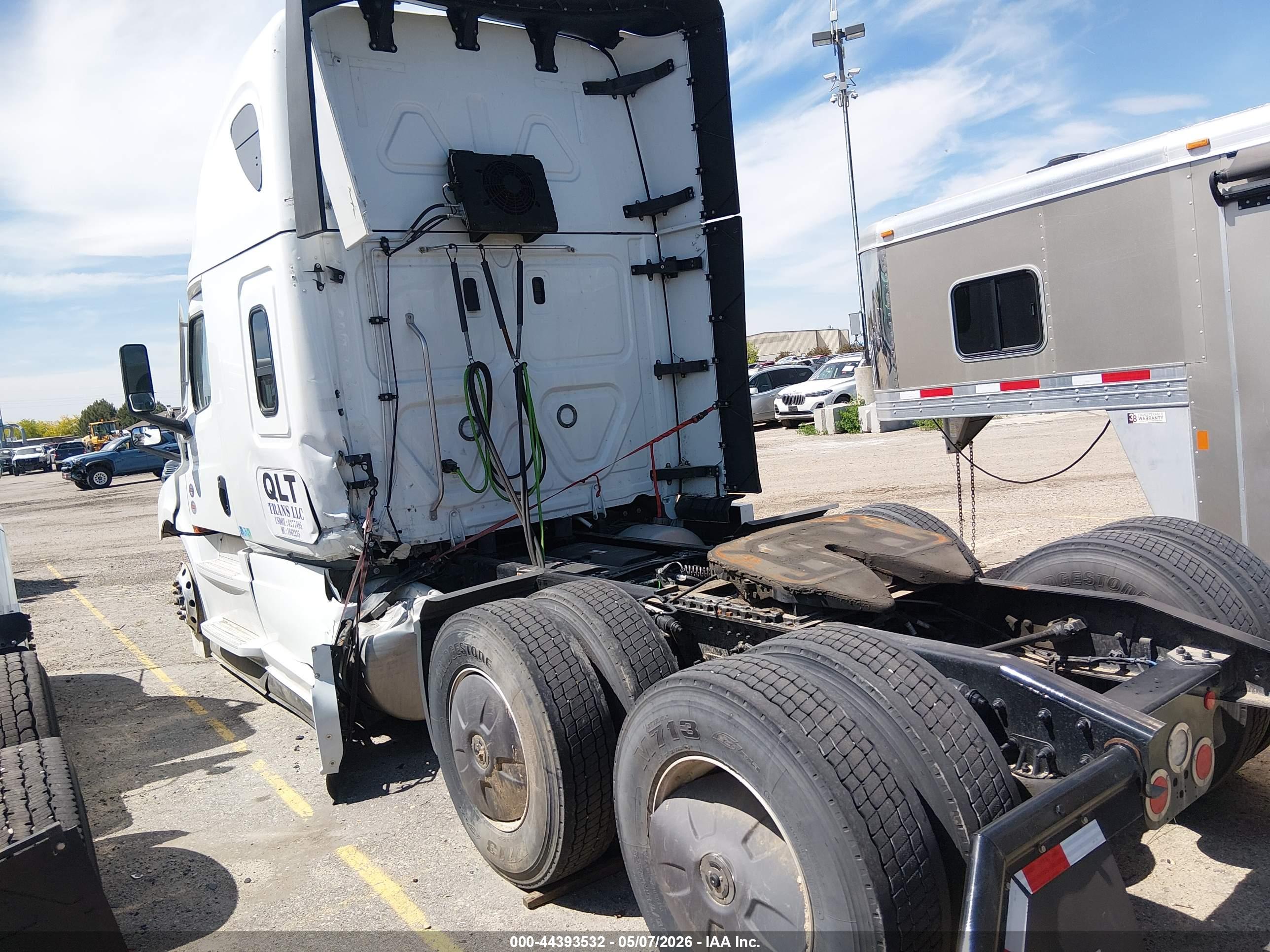 FREIGHTLINER NEW image 3
