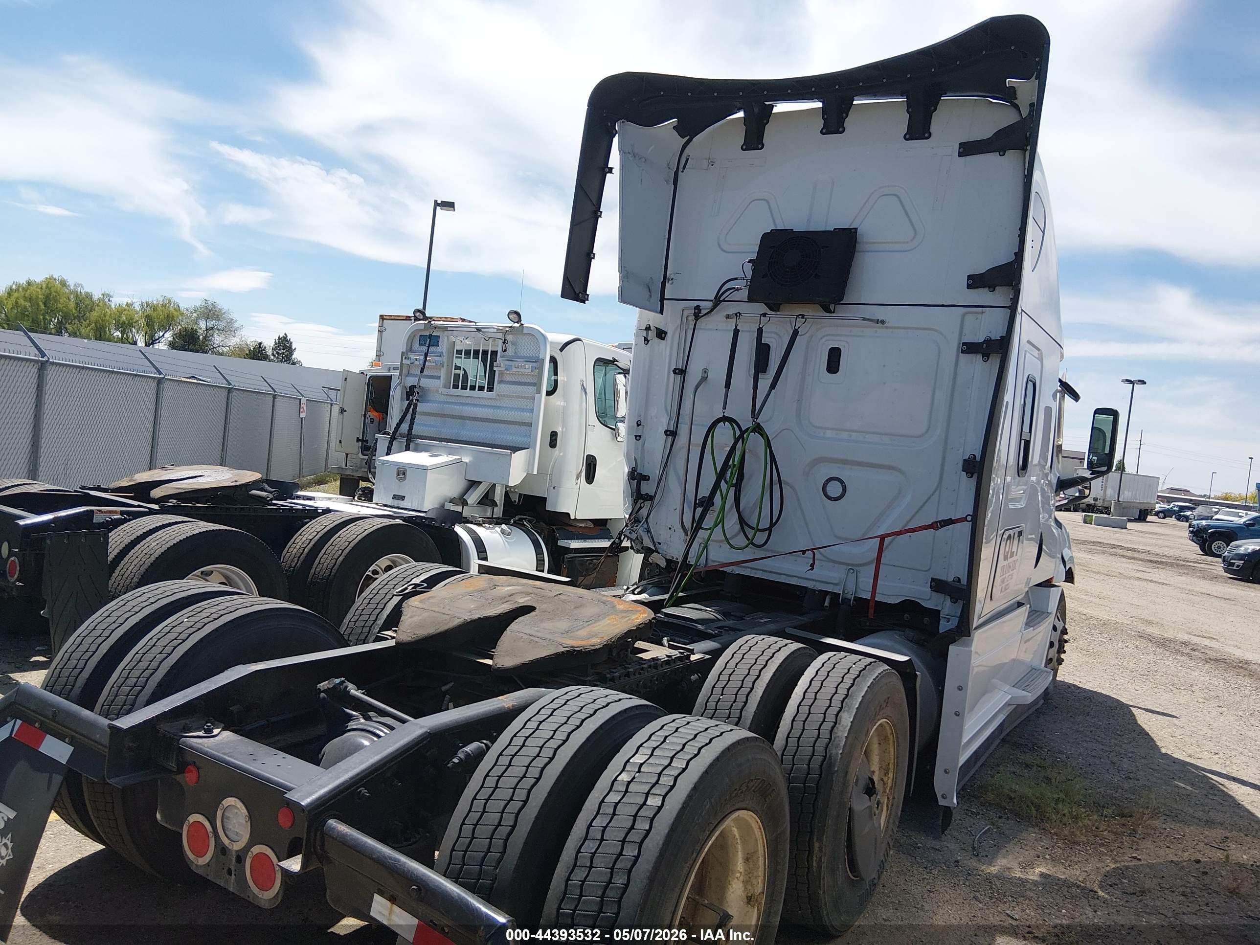 FREIGHTLINER NEW image 4