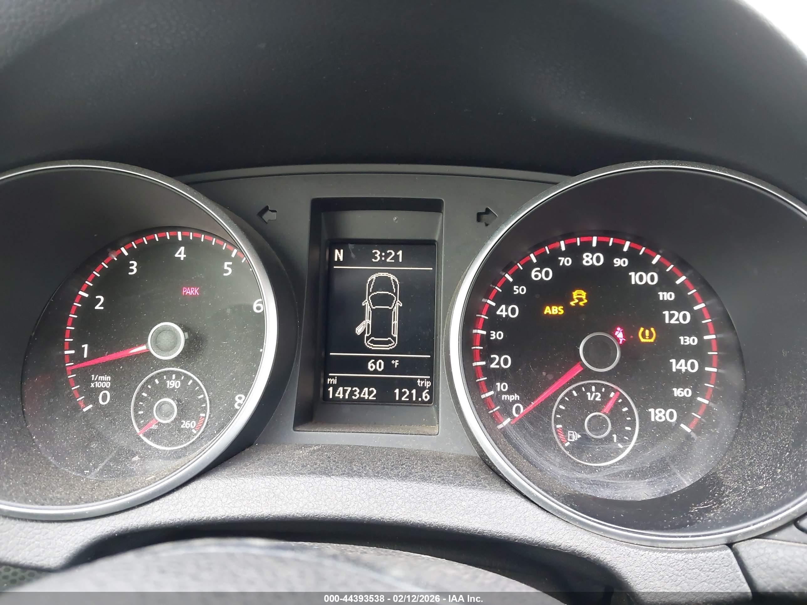 VOLKSWAGEN GTI image 7