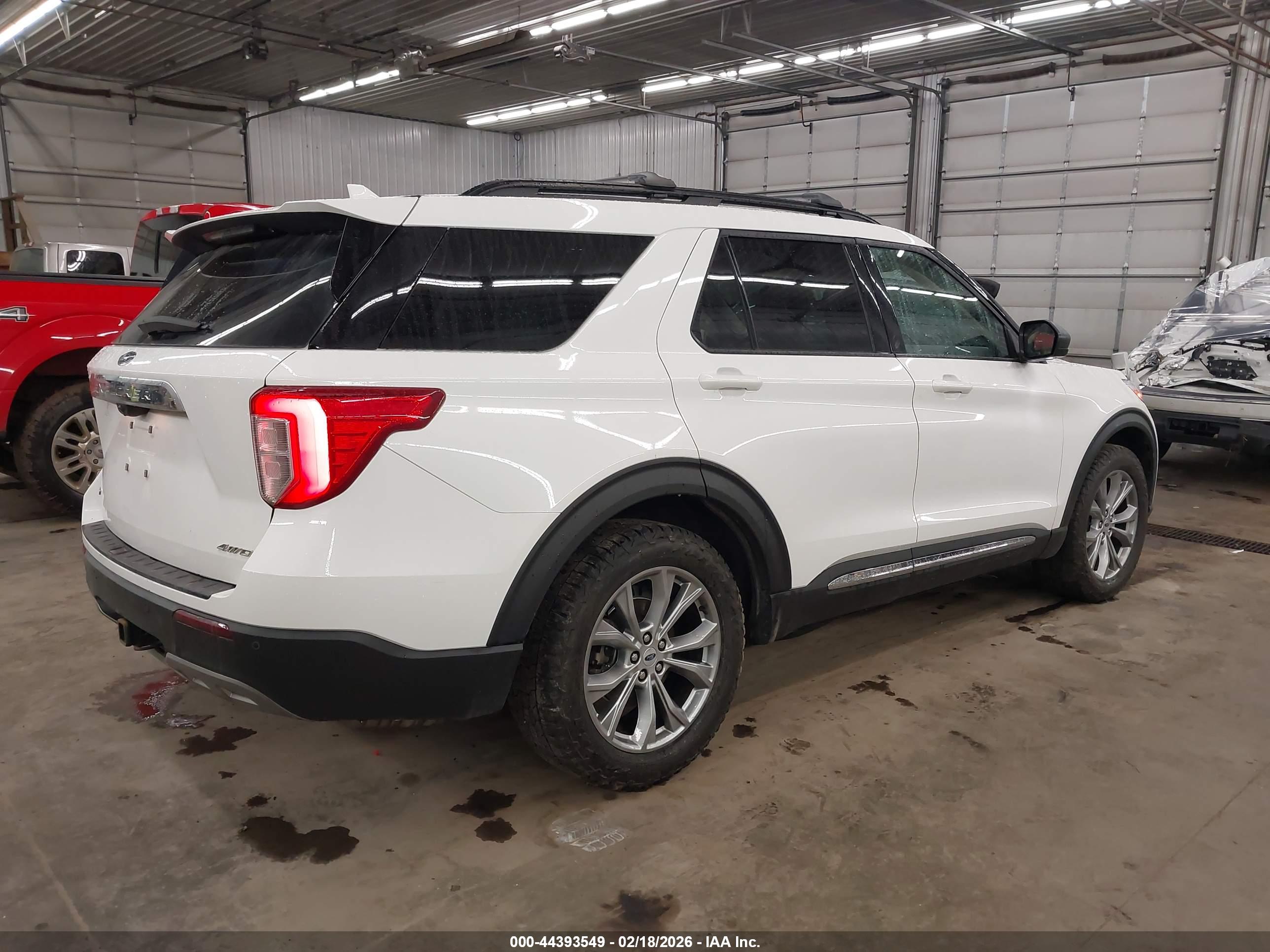 FORD EXPLORER image 4