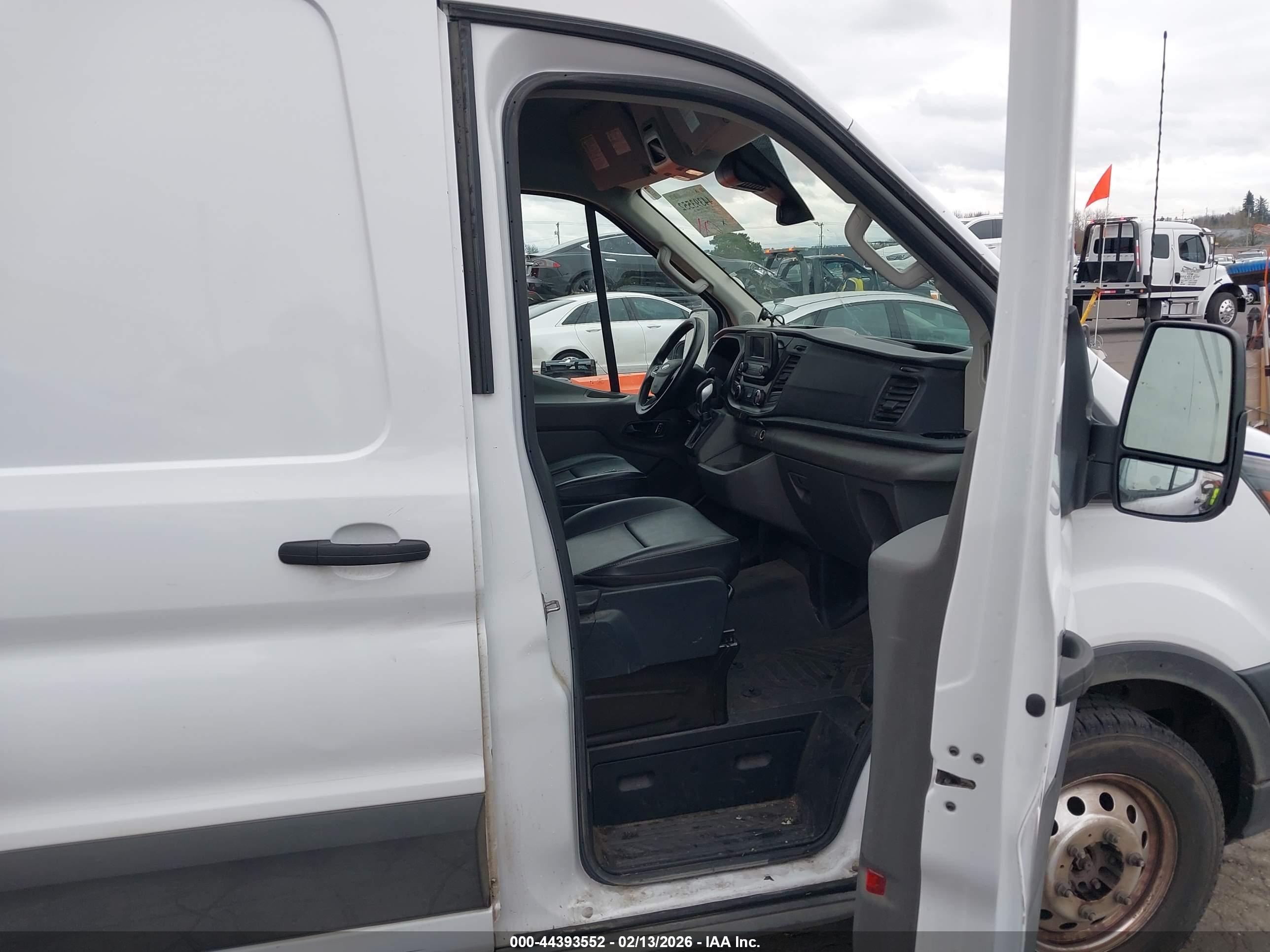 FORD TRANSIT-250 image 5