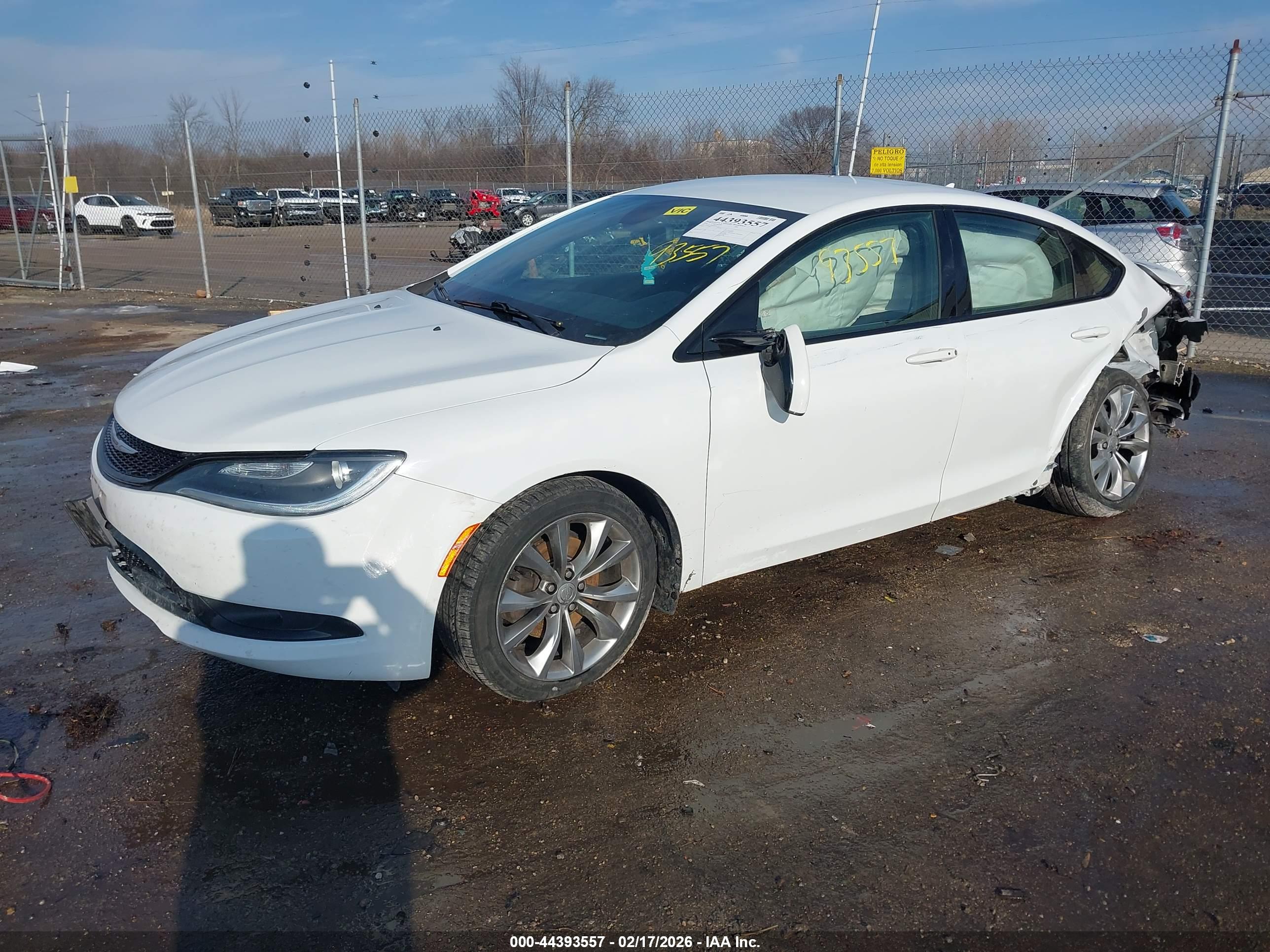 CHRYSLER 200 image 2