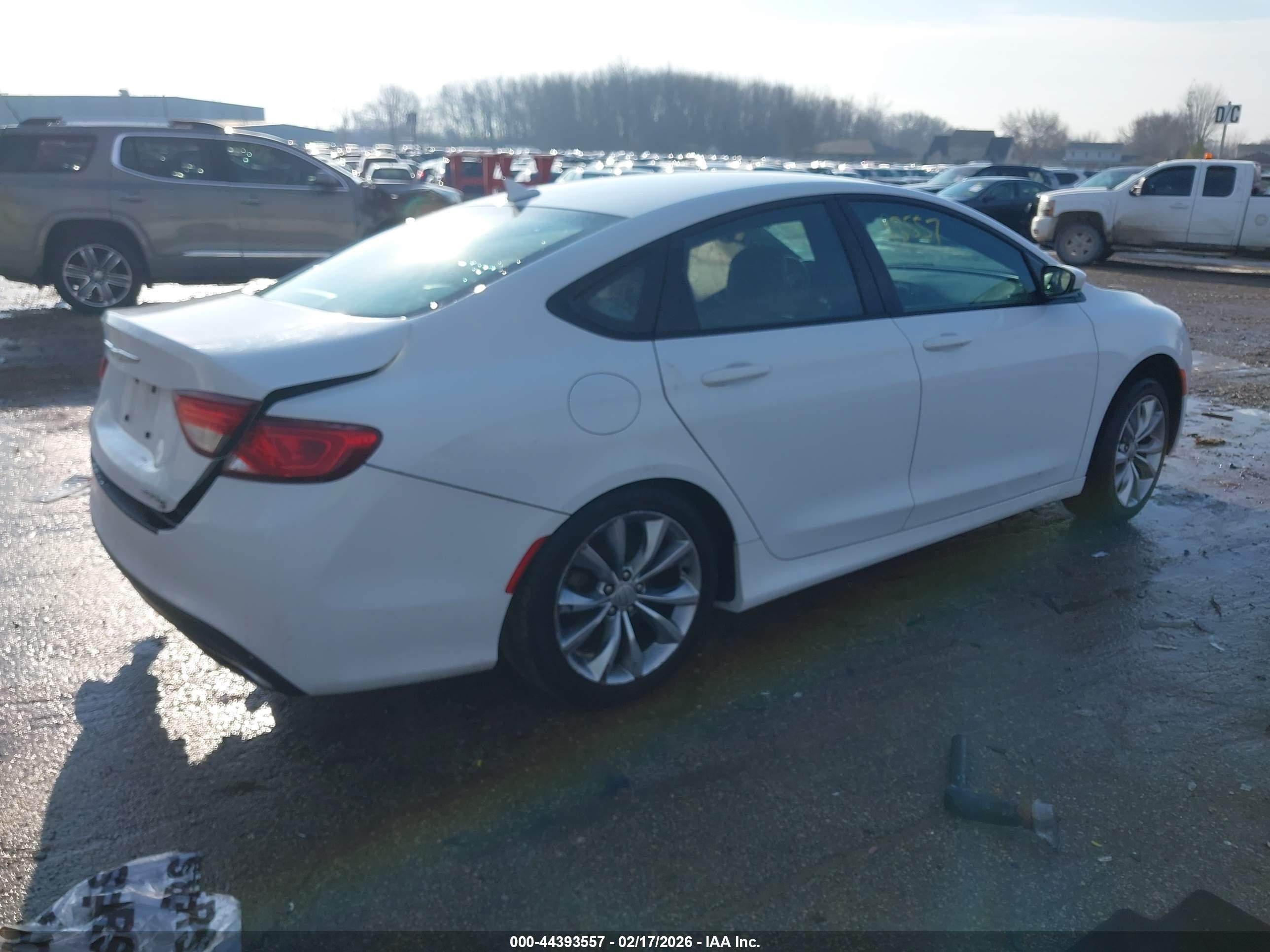 CHRYSLER 200 image 4