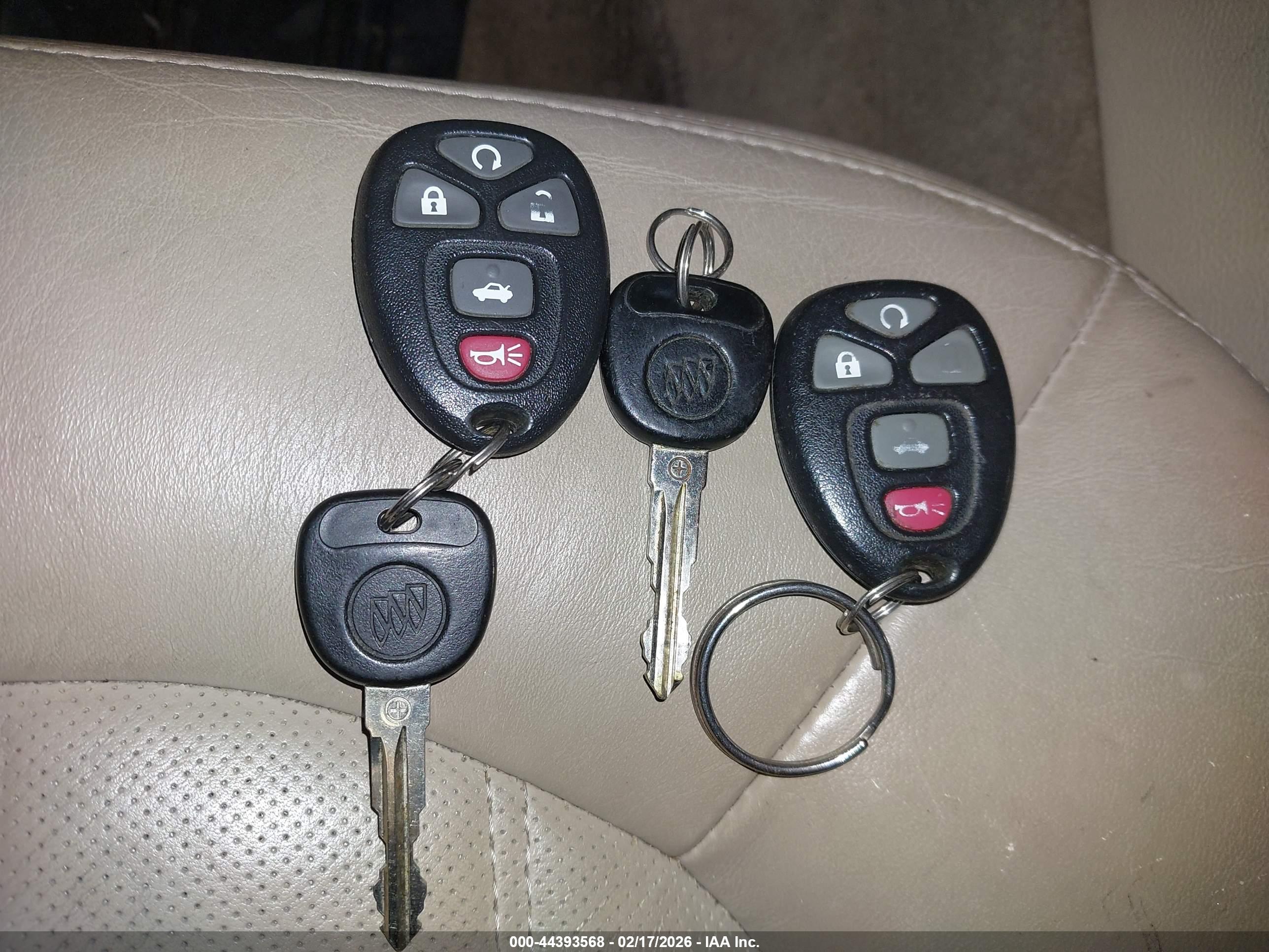 BUICK LUCERNE image 11