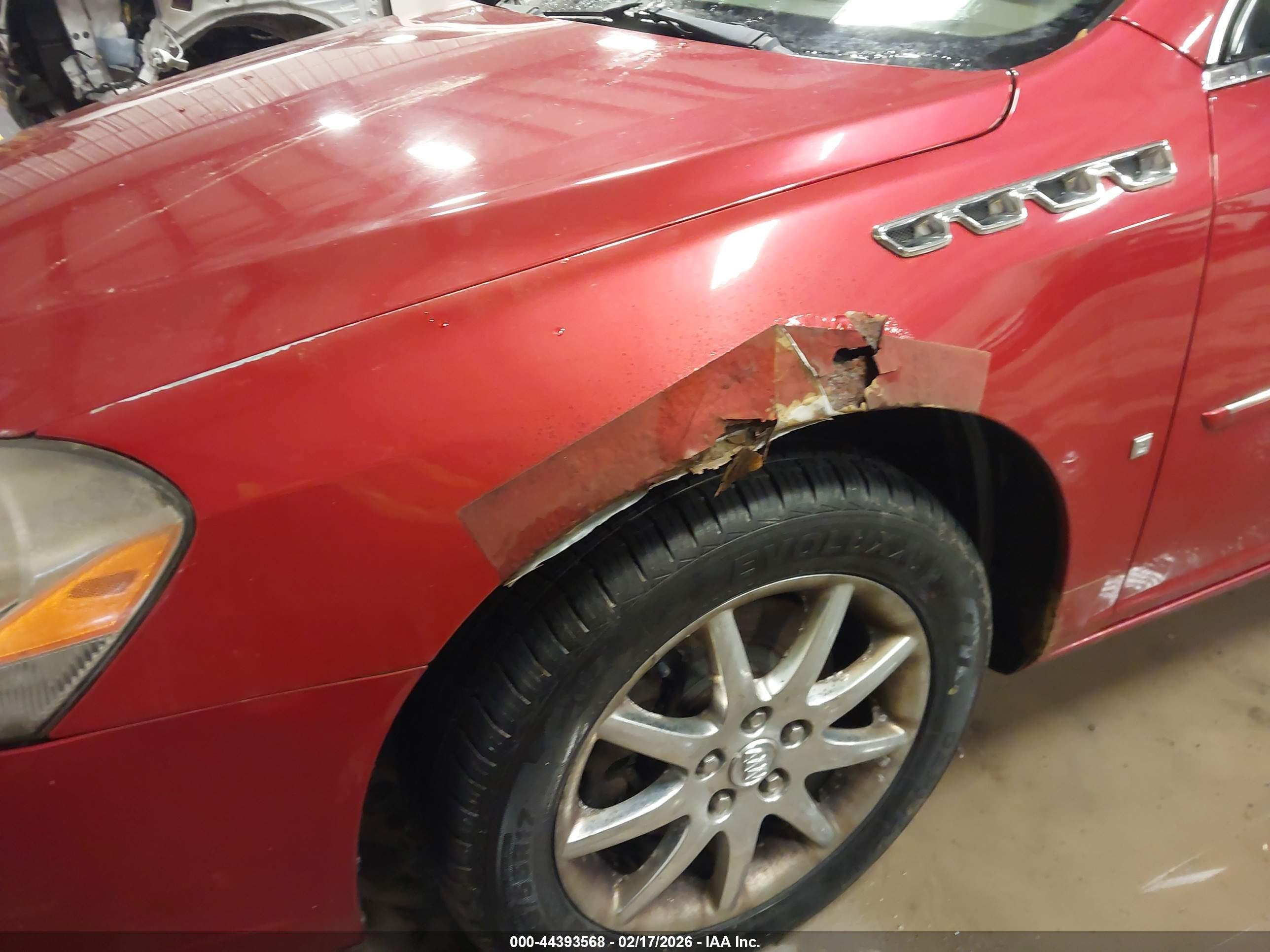BUICK LUCERNE image 6