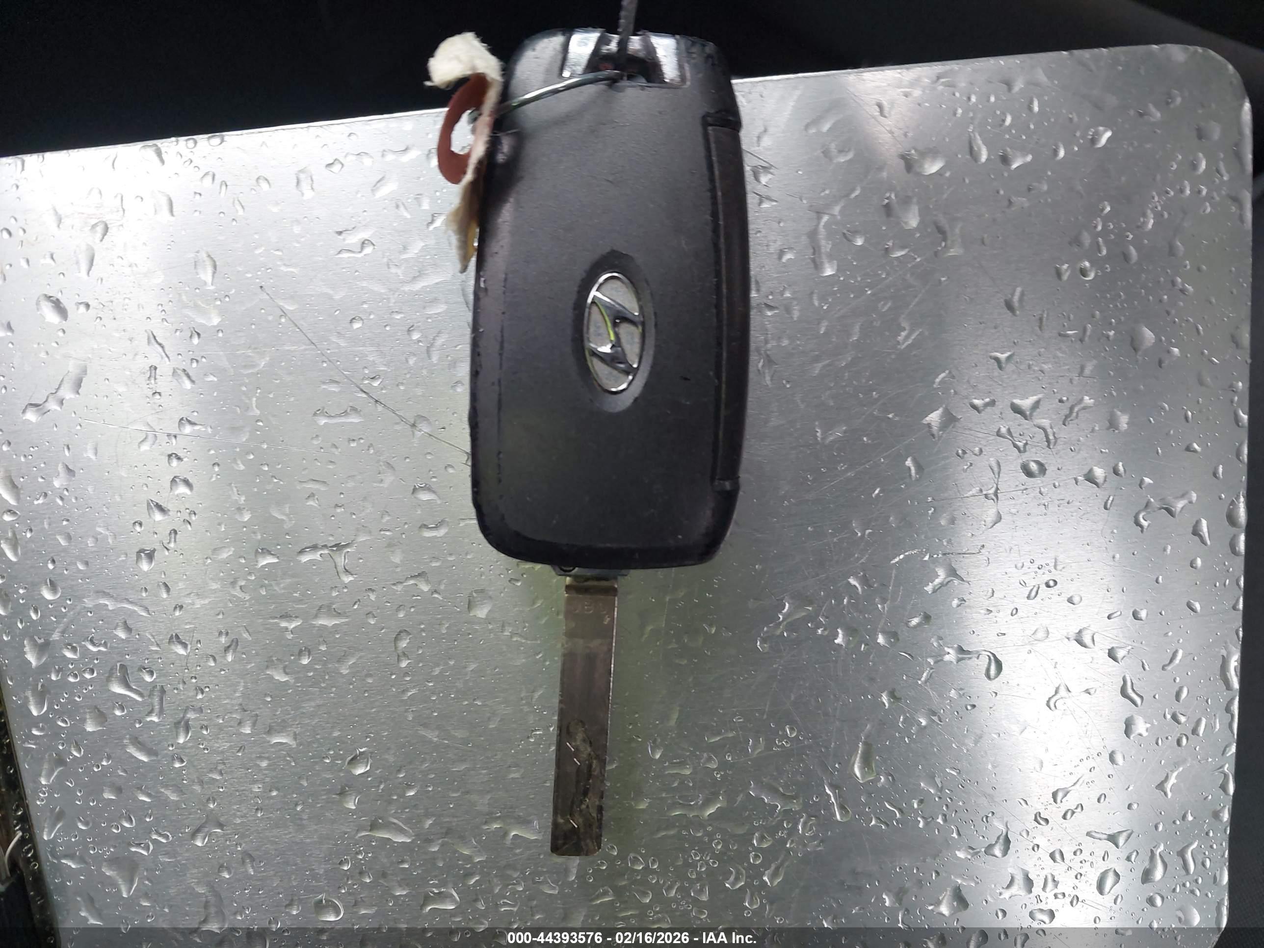 HYUNDAI TUCSON image 11