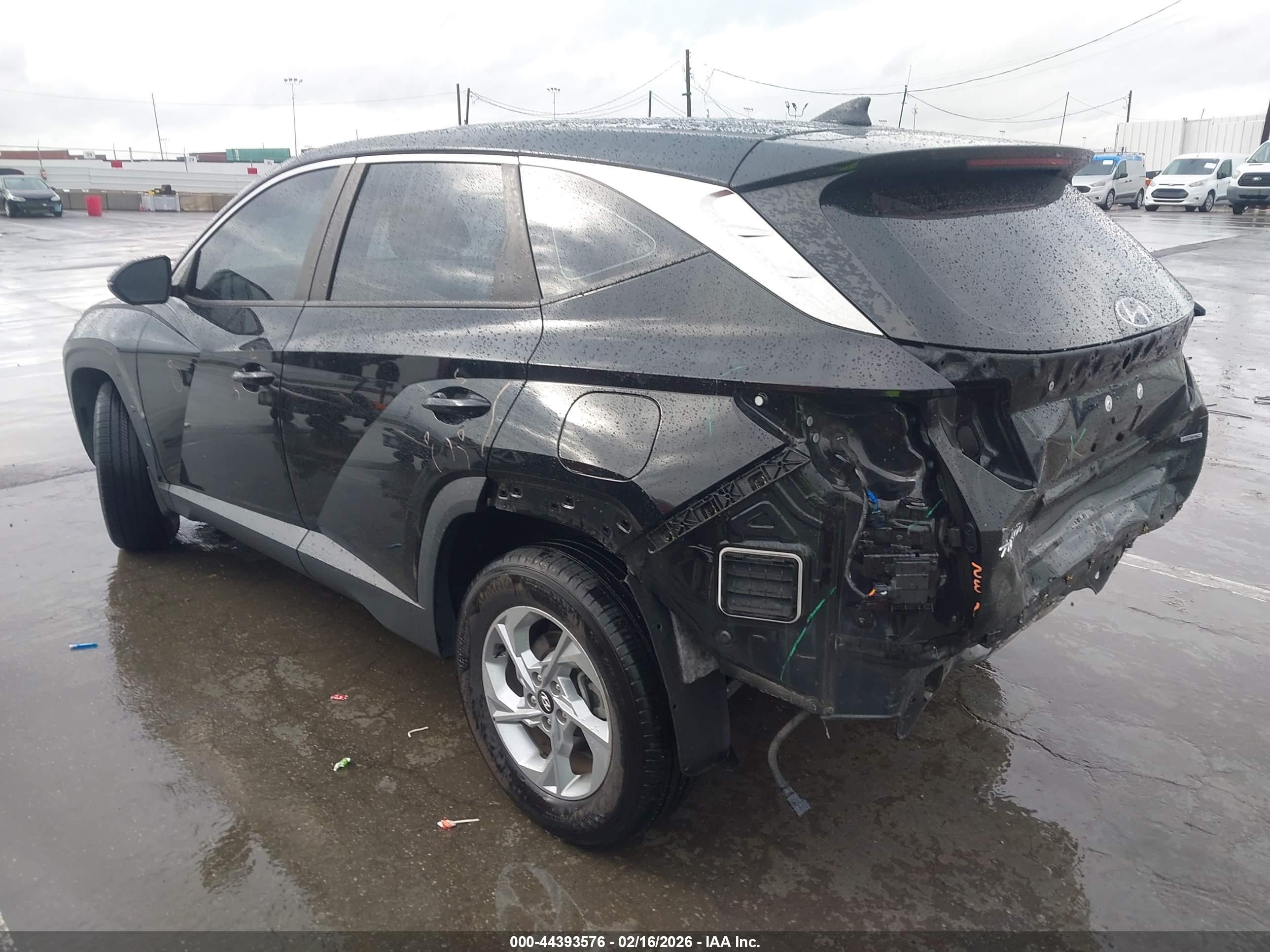 HYUNDAI TUCSON image 3
