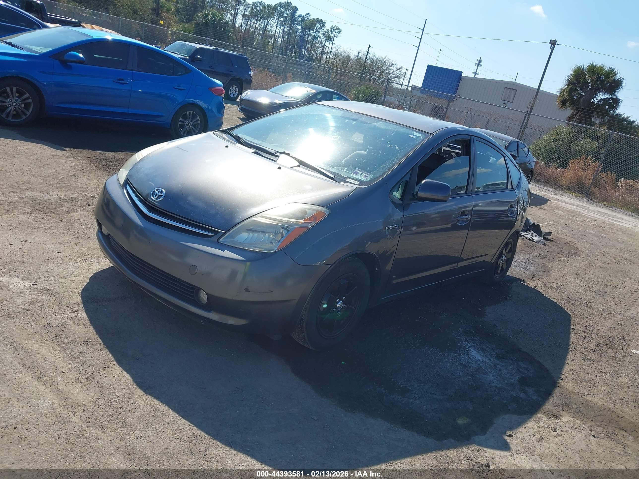 TOYOTA PRIUS image 2
