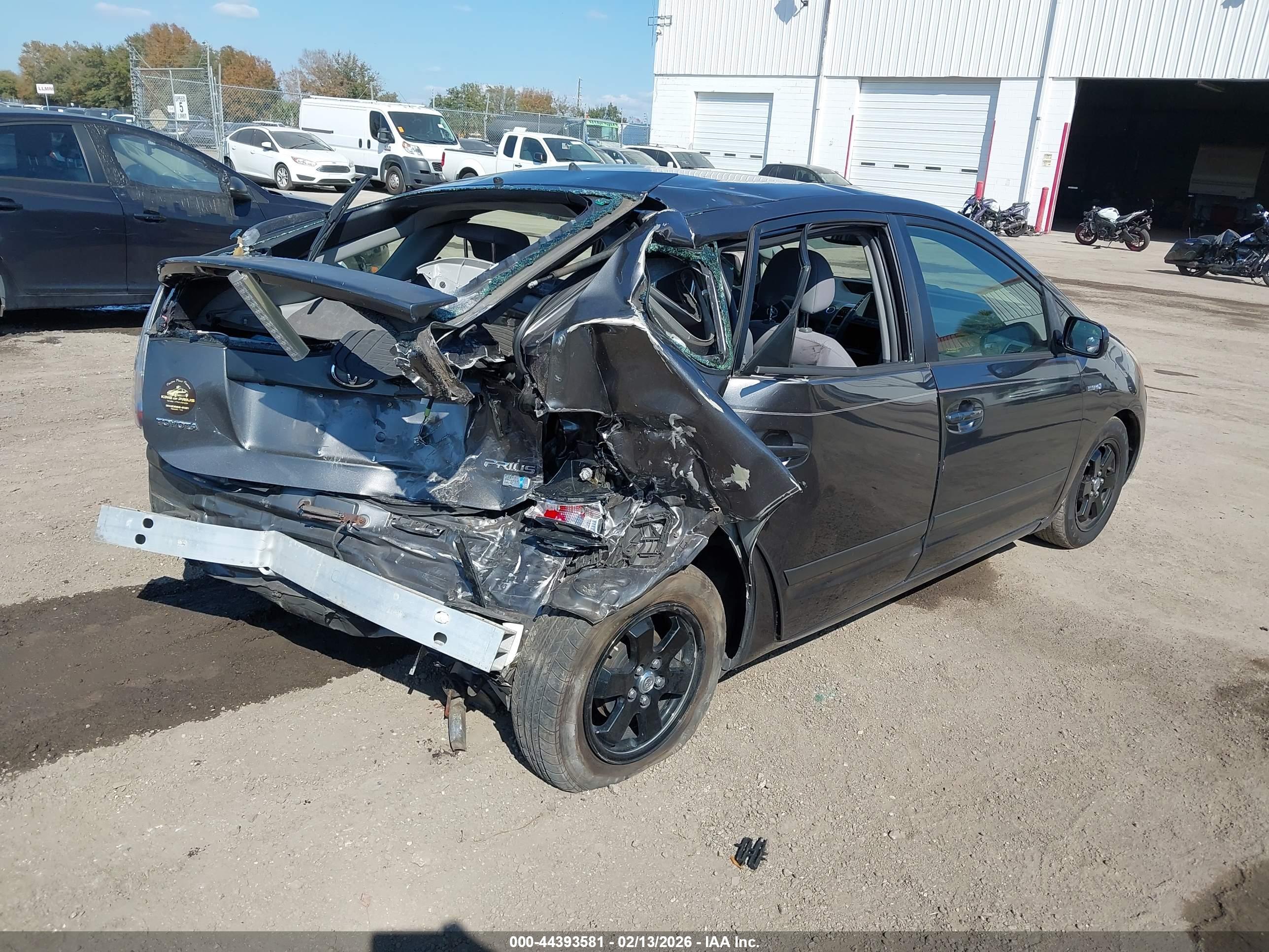 TOYOTA PRIUS image 4