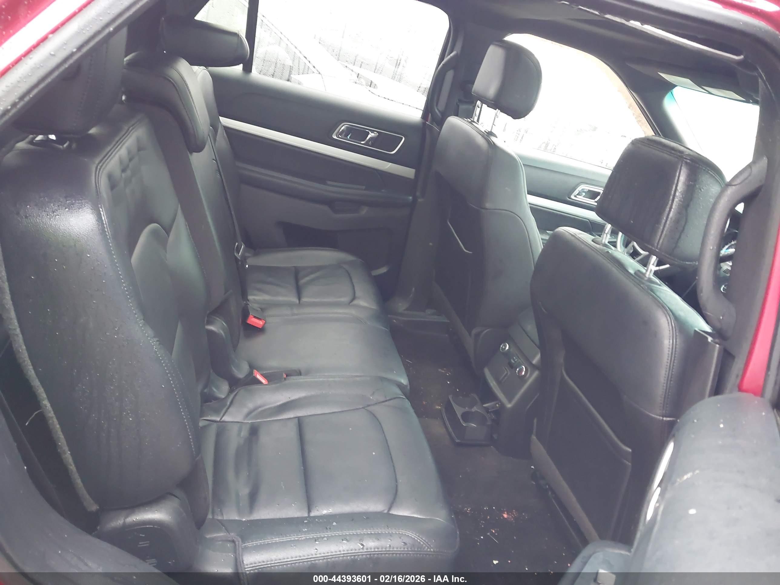 FORD EXPLORER image 8