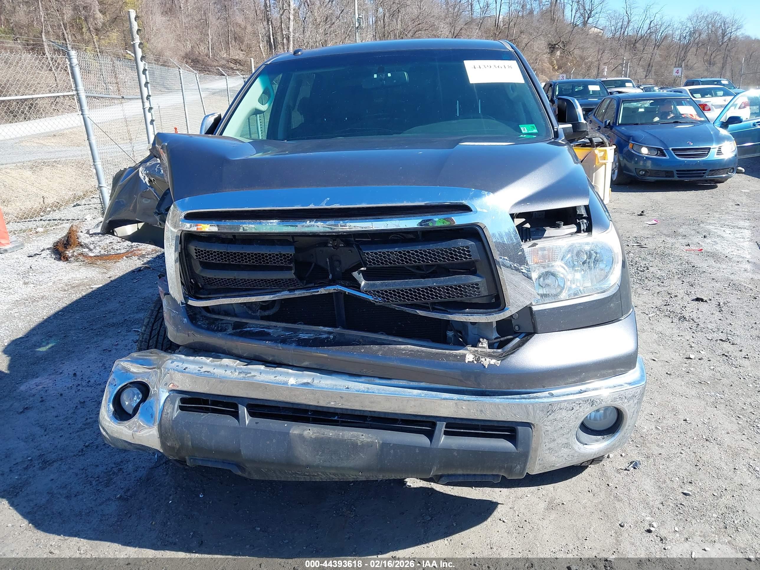 TOYOTA TUNDRA image 6