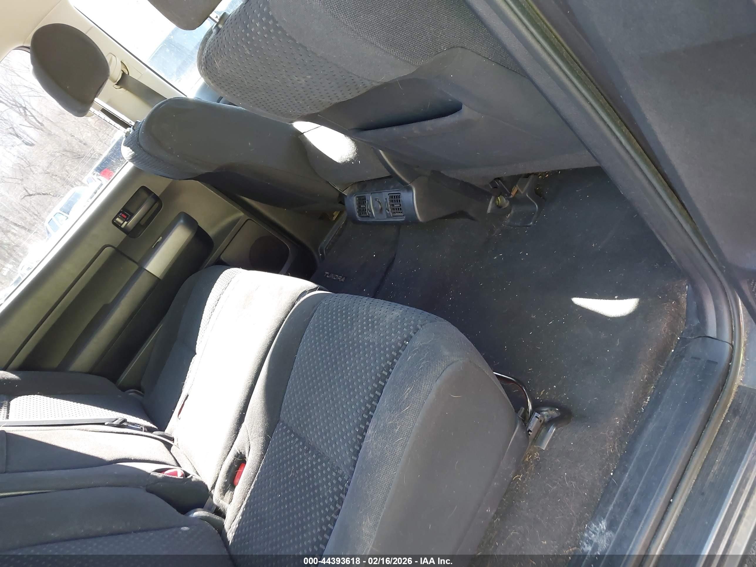 TOYOTA TUNDRA image 8