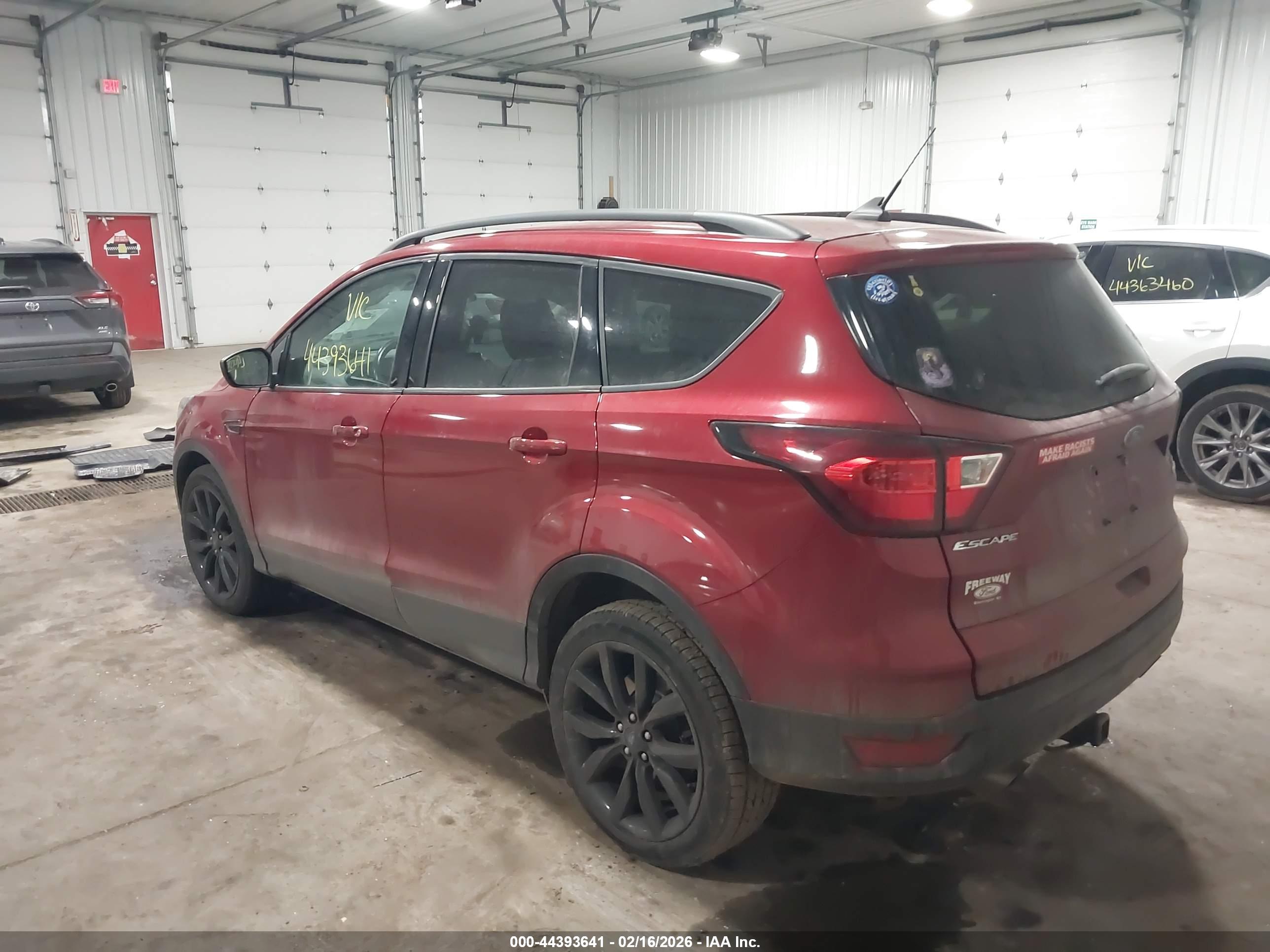 FORD ESCAPE image 3