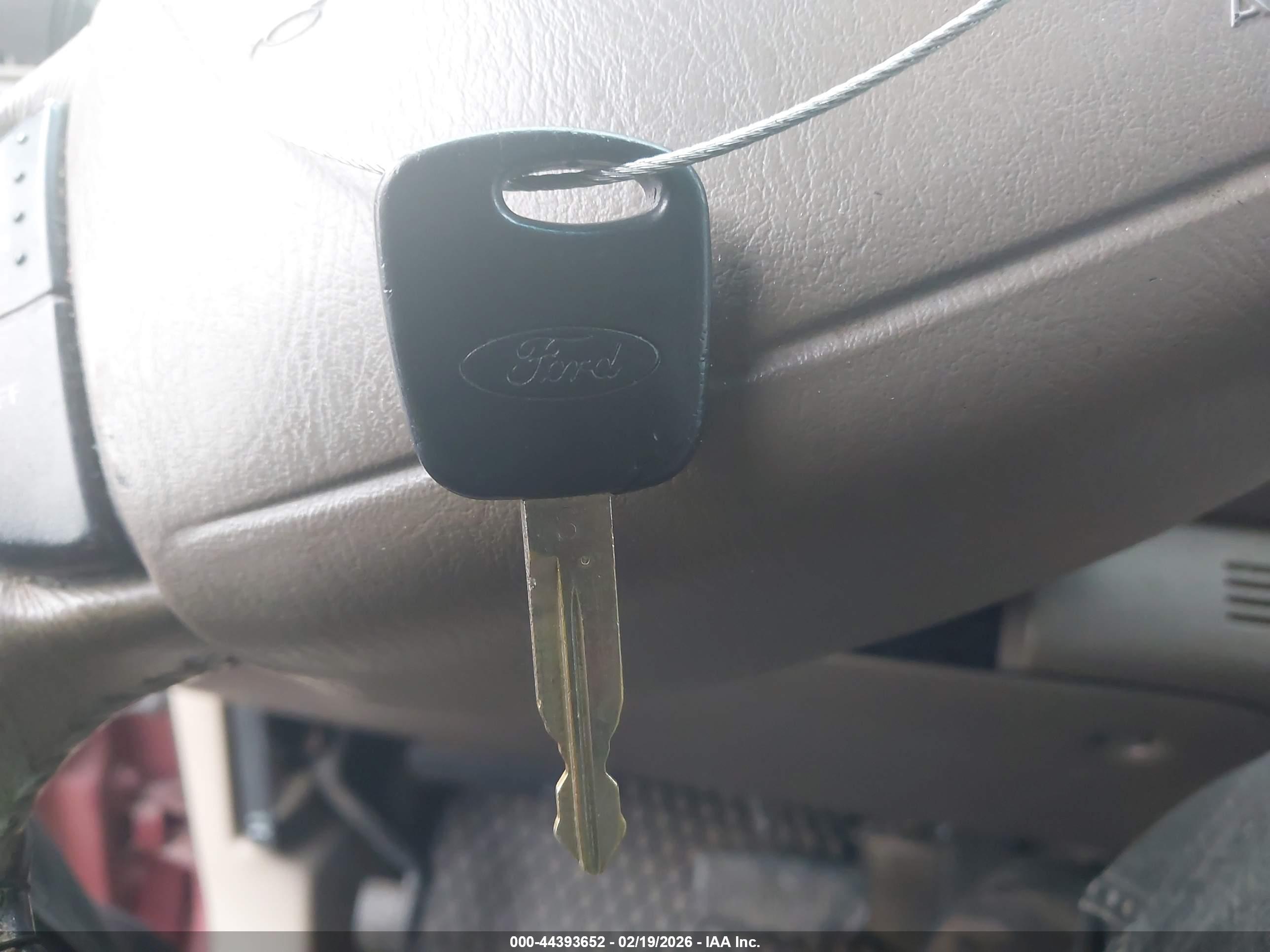 FORD EXCURSION image 11