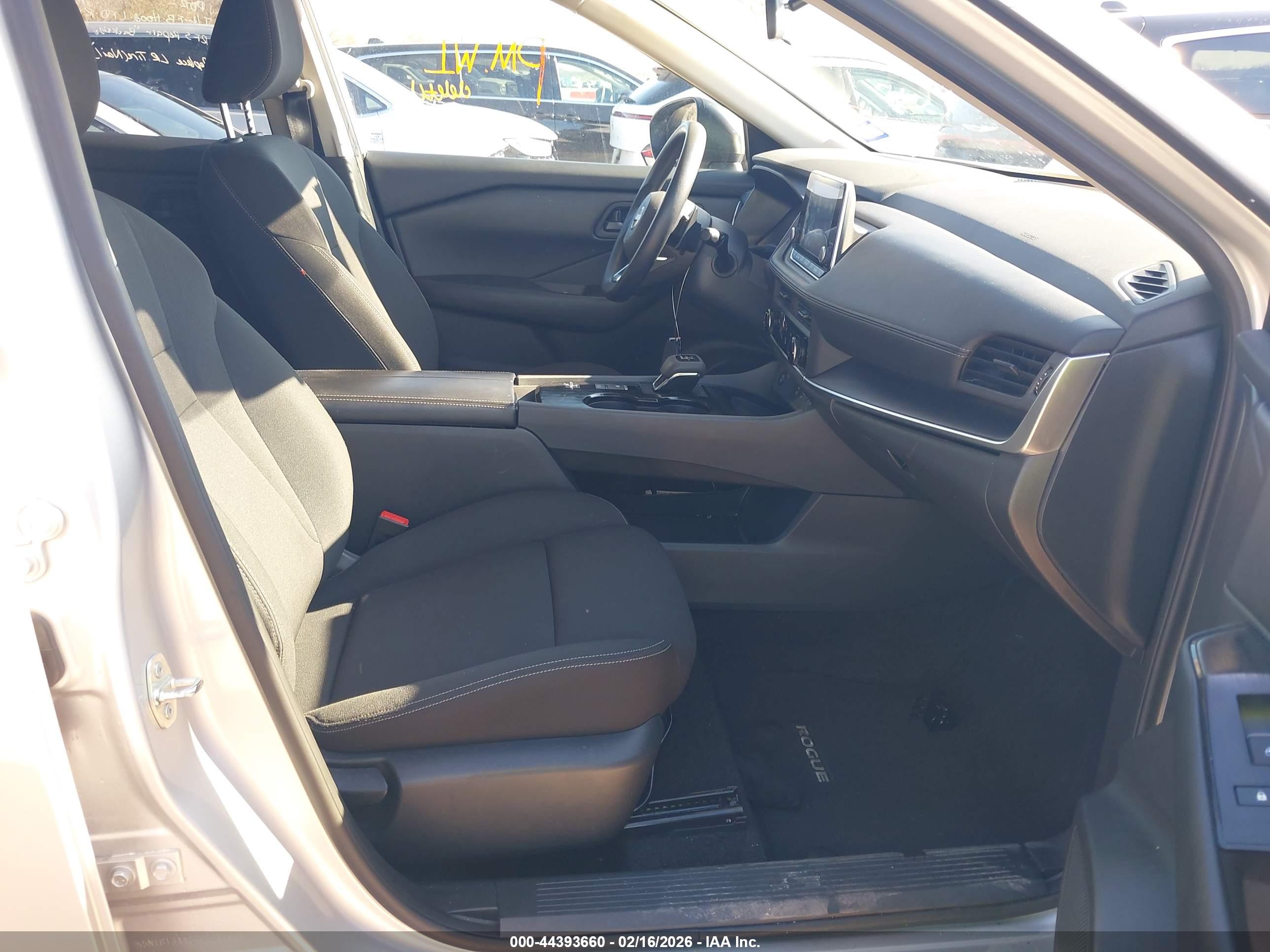 NISSAN ROGUE image 5