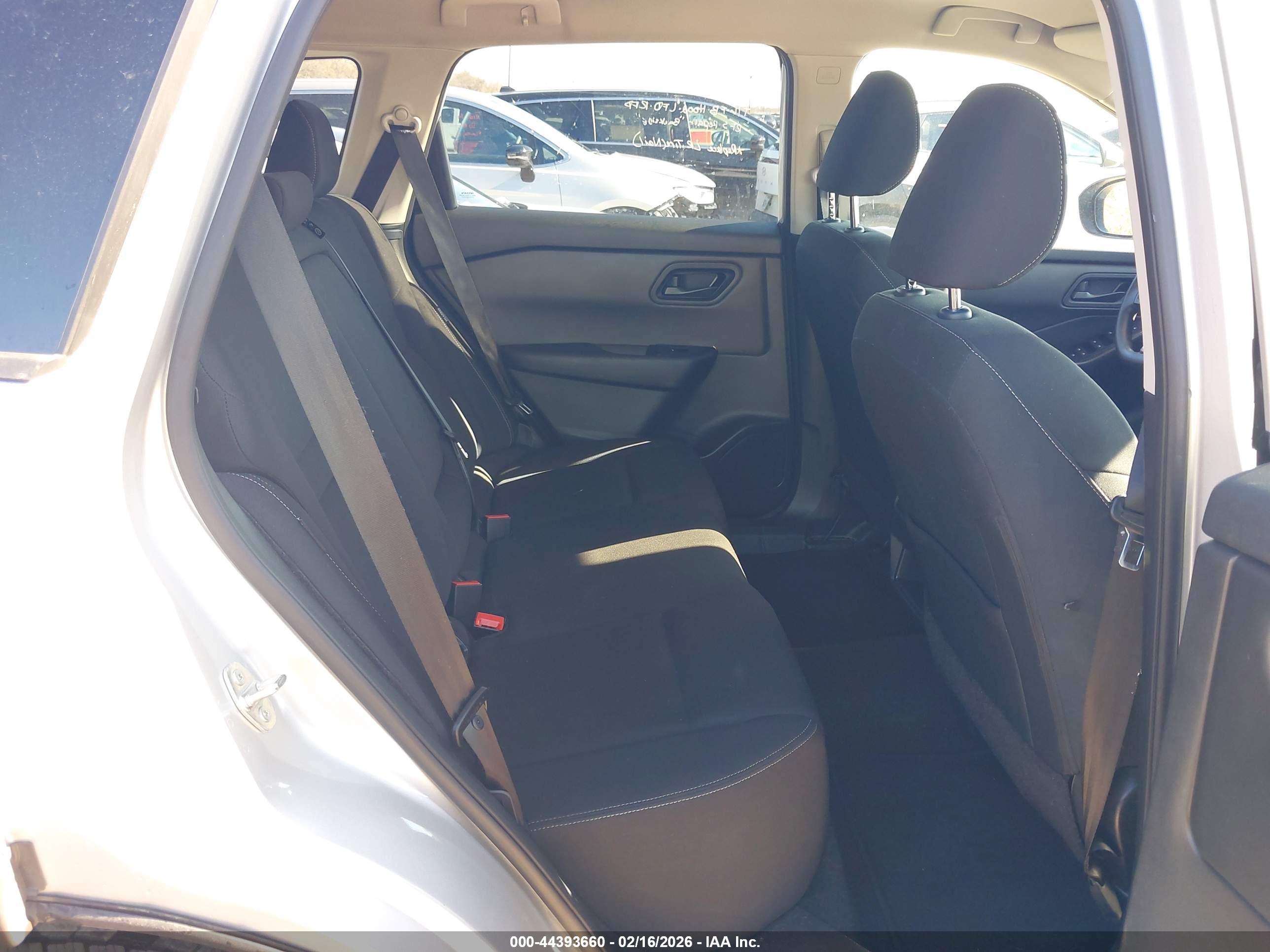 NISSAN ROGUE image 8