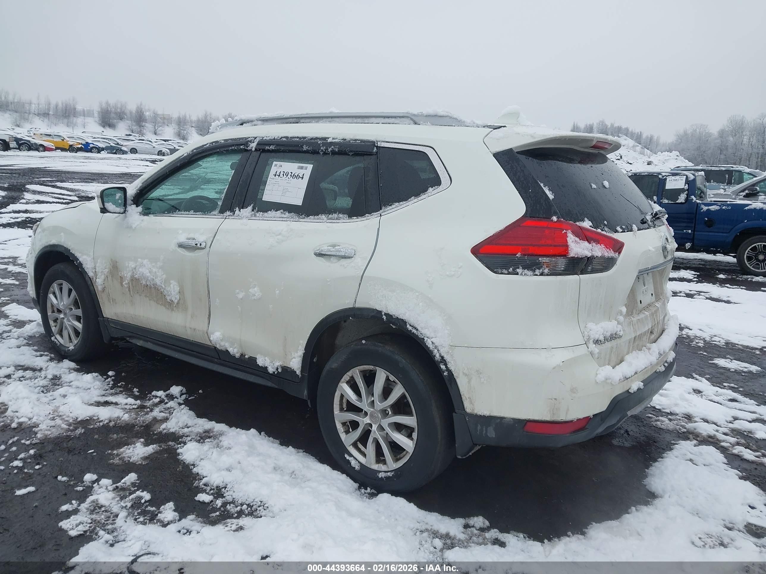 NISSAN ROGUE image 3