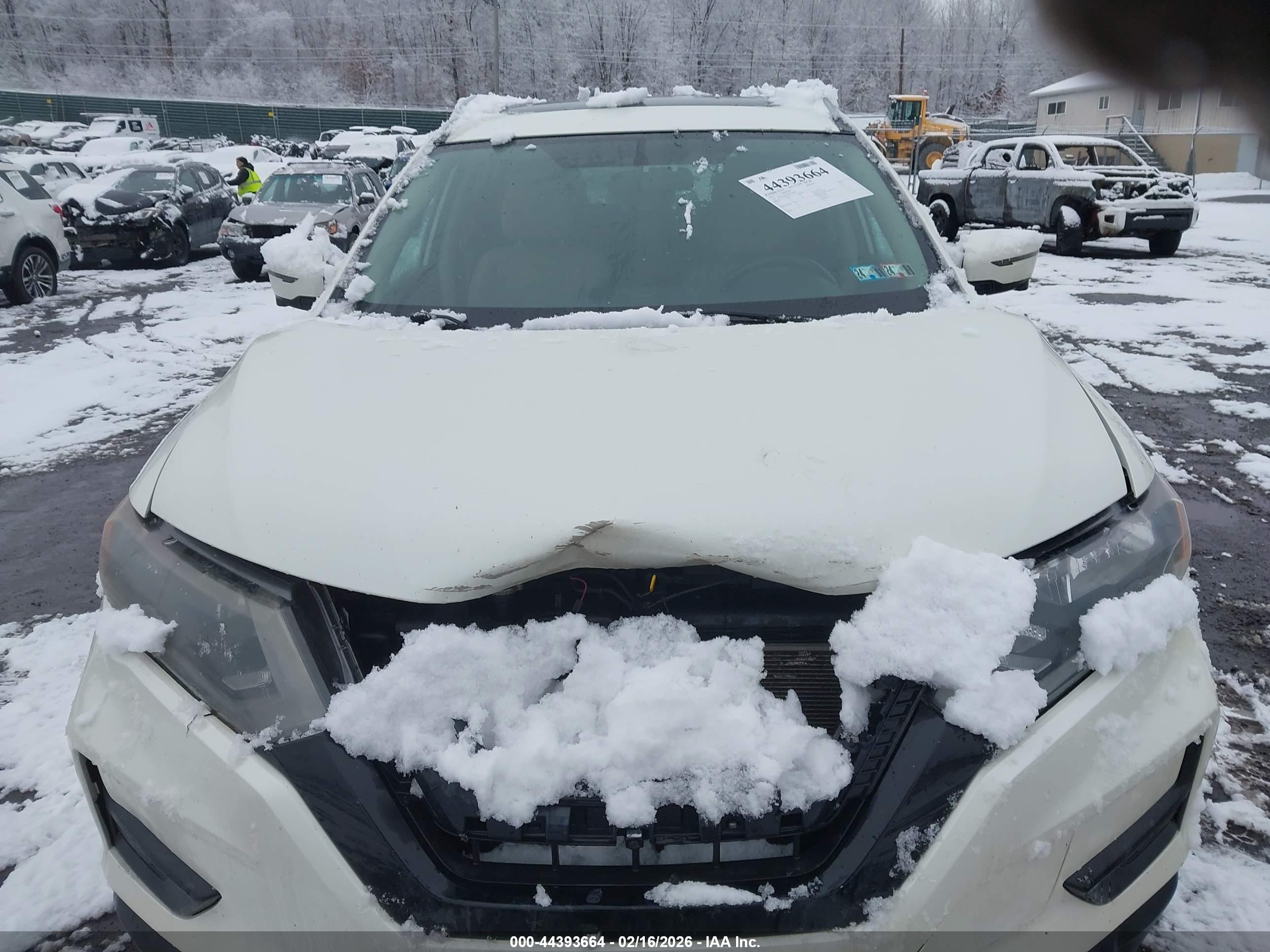 NISSAN ROGUE image 6