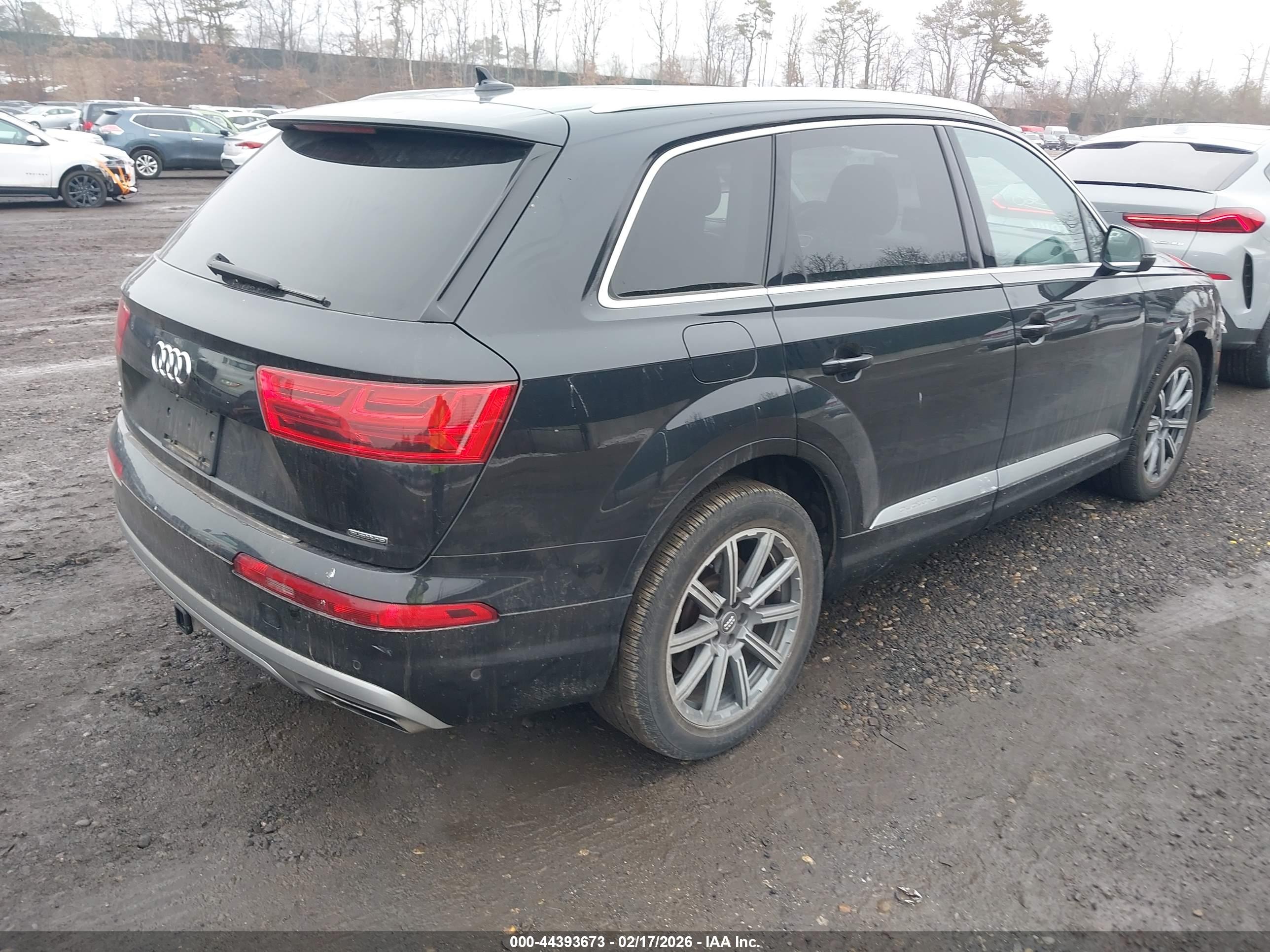 AUDI Q7 image 4