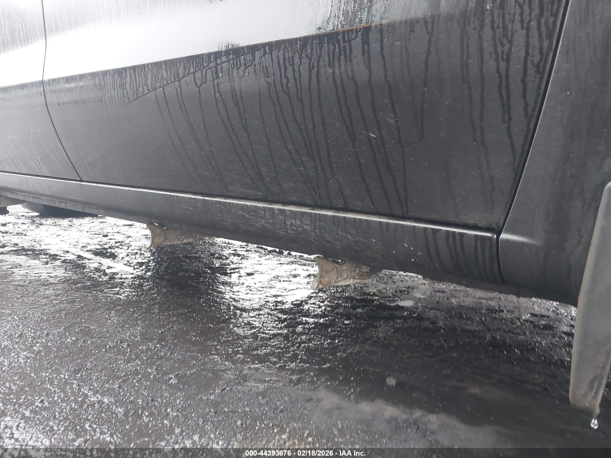 CHEVROLET SILVERADO image 6