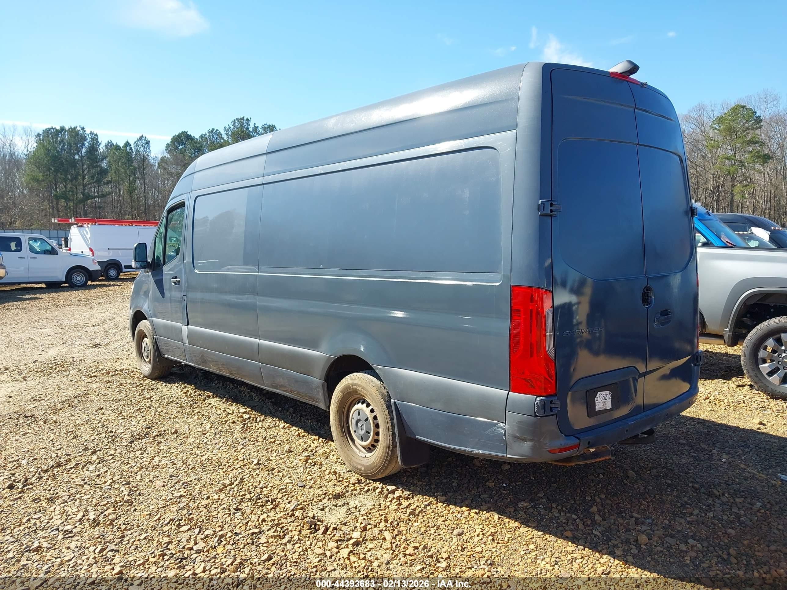 MERCEDES-BENZ SPRINTER image 3