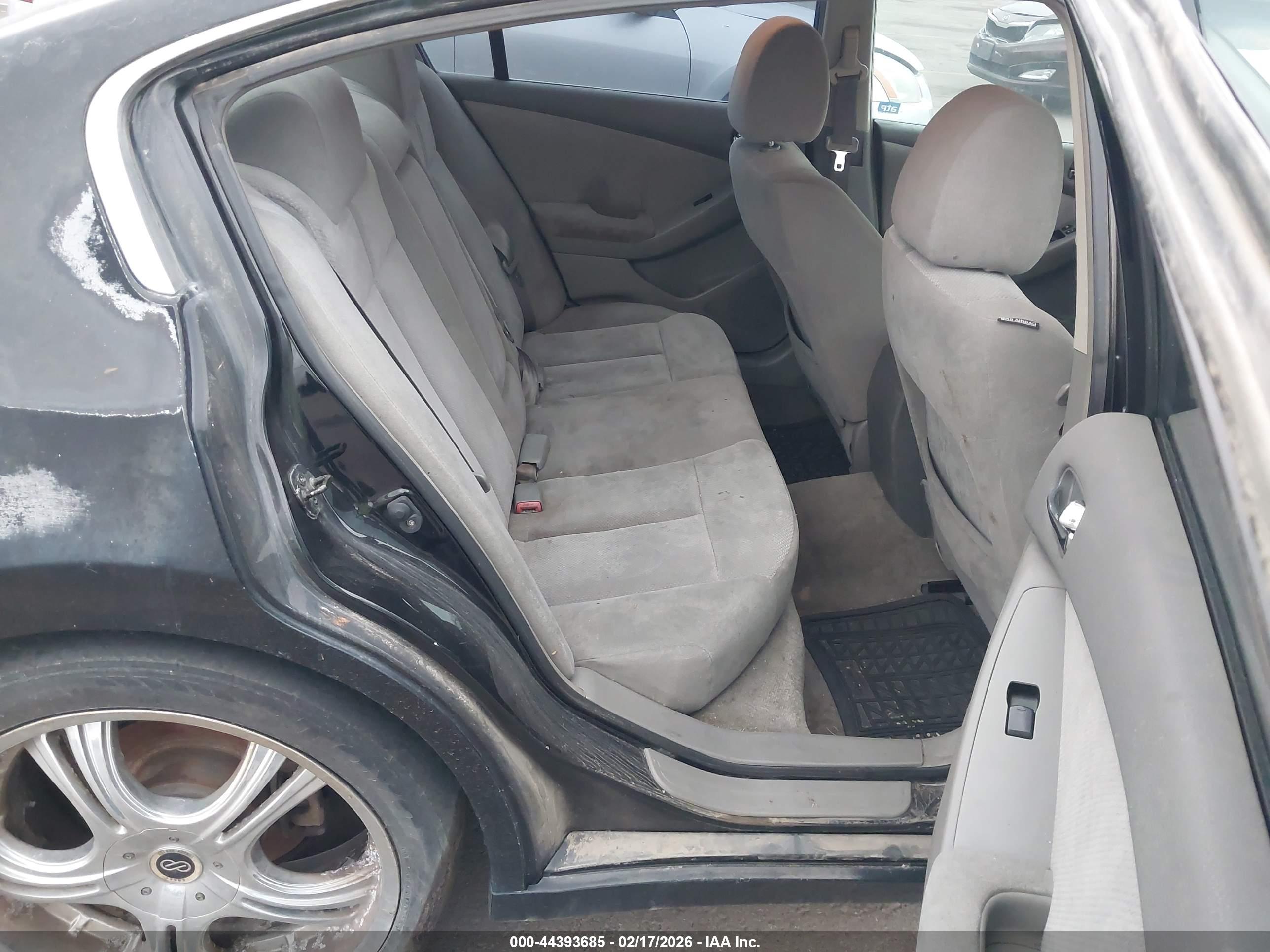 NISSAN ALTIMA image 8