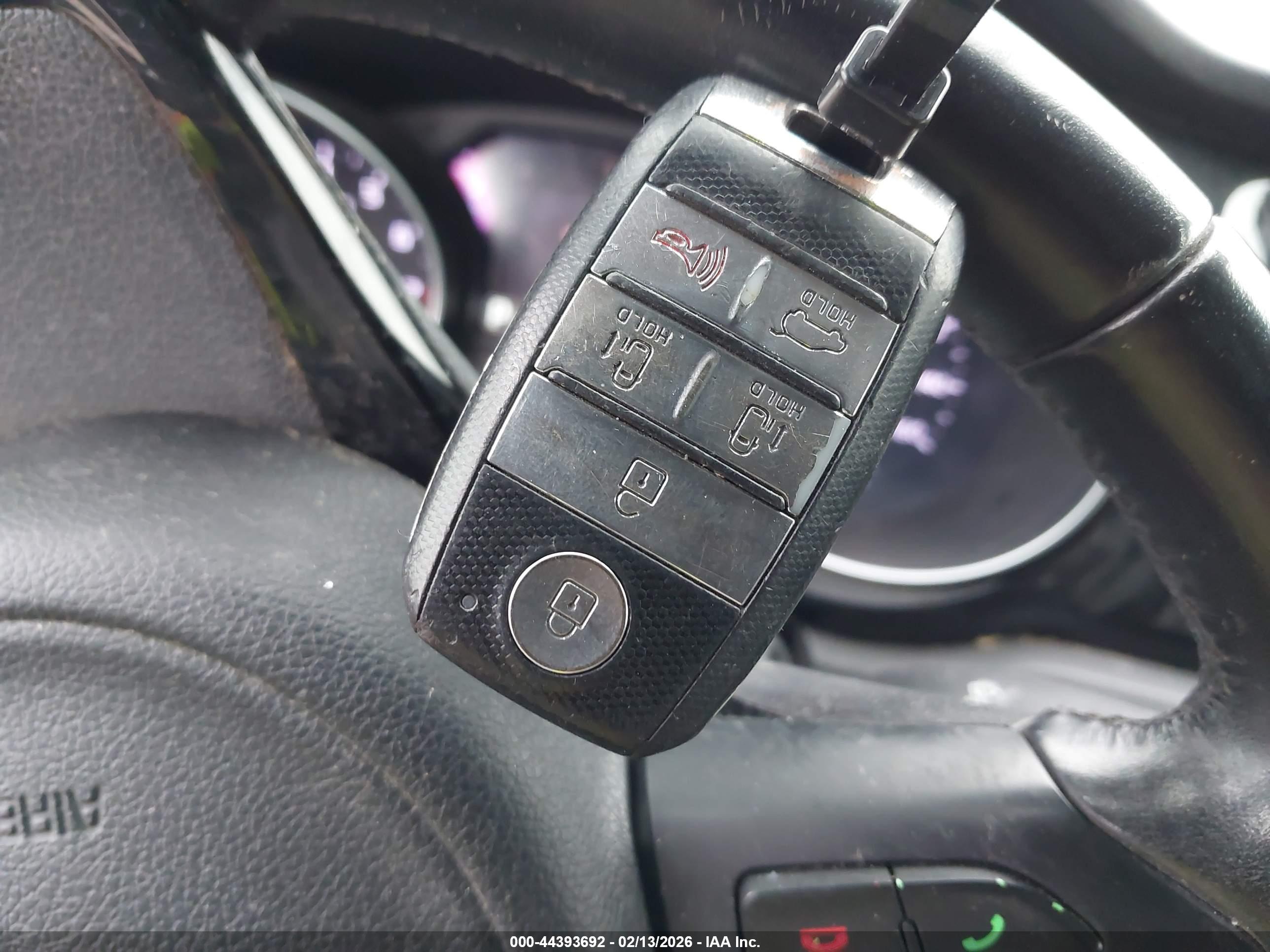 KIA SEDONA image 11