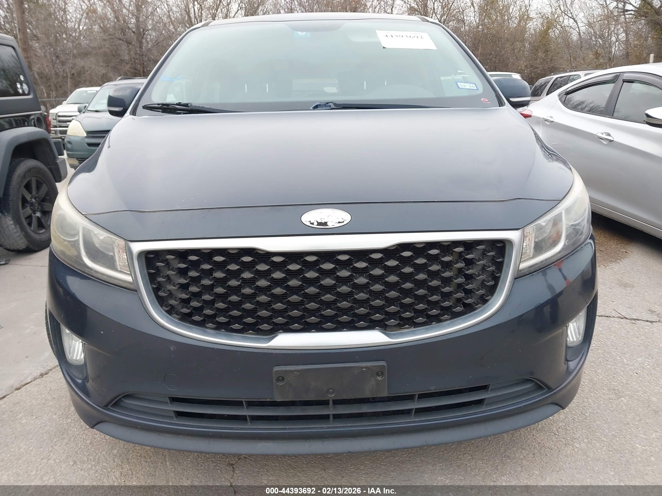 KIA SEDONA image 6