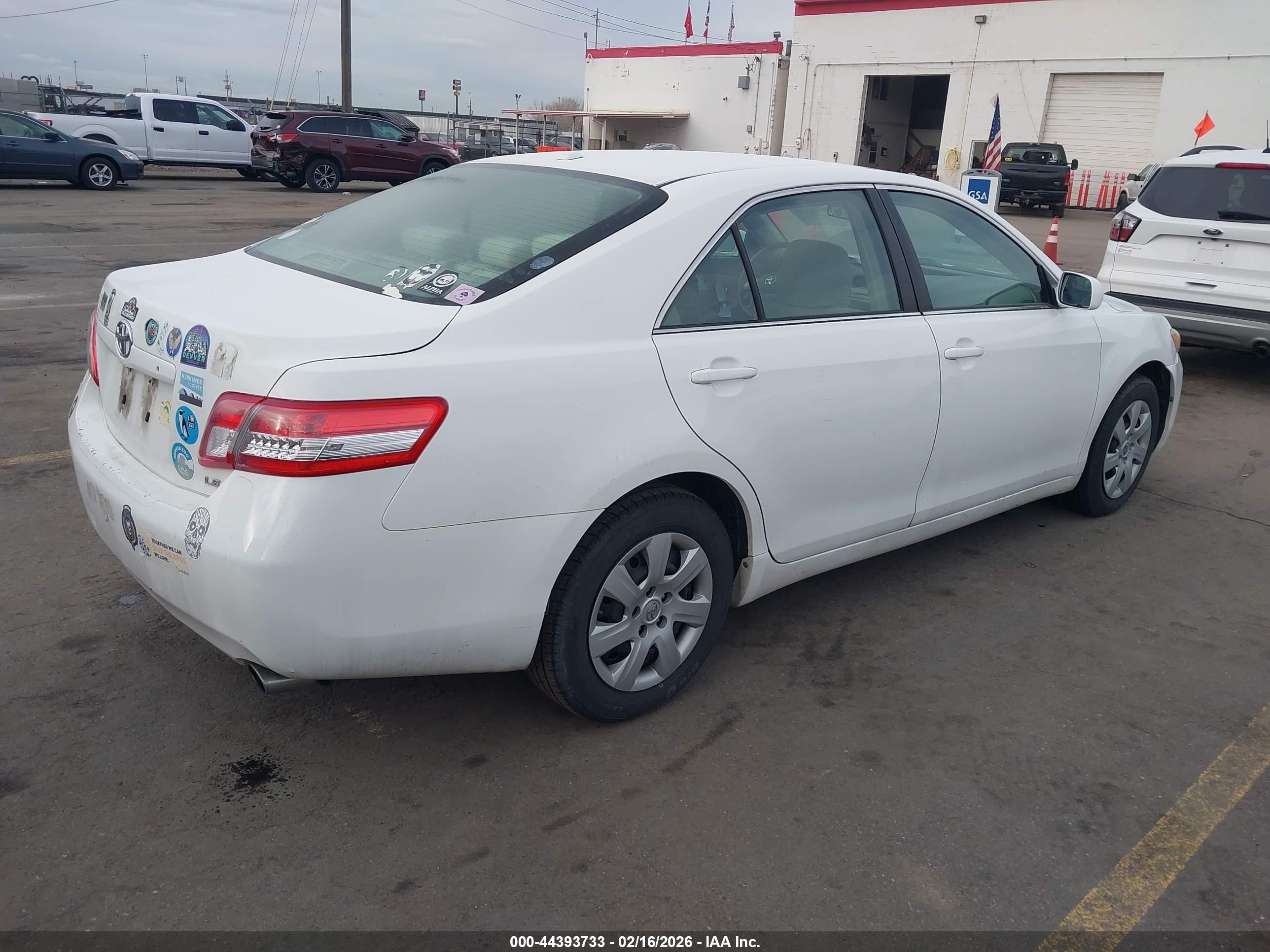TOYOTA CAMRY image 4