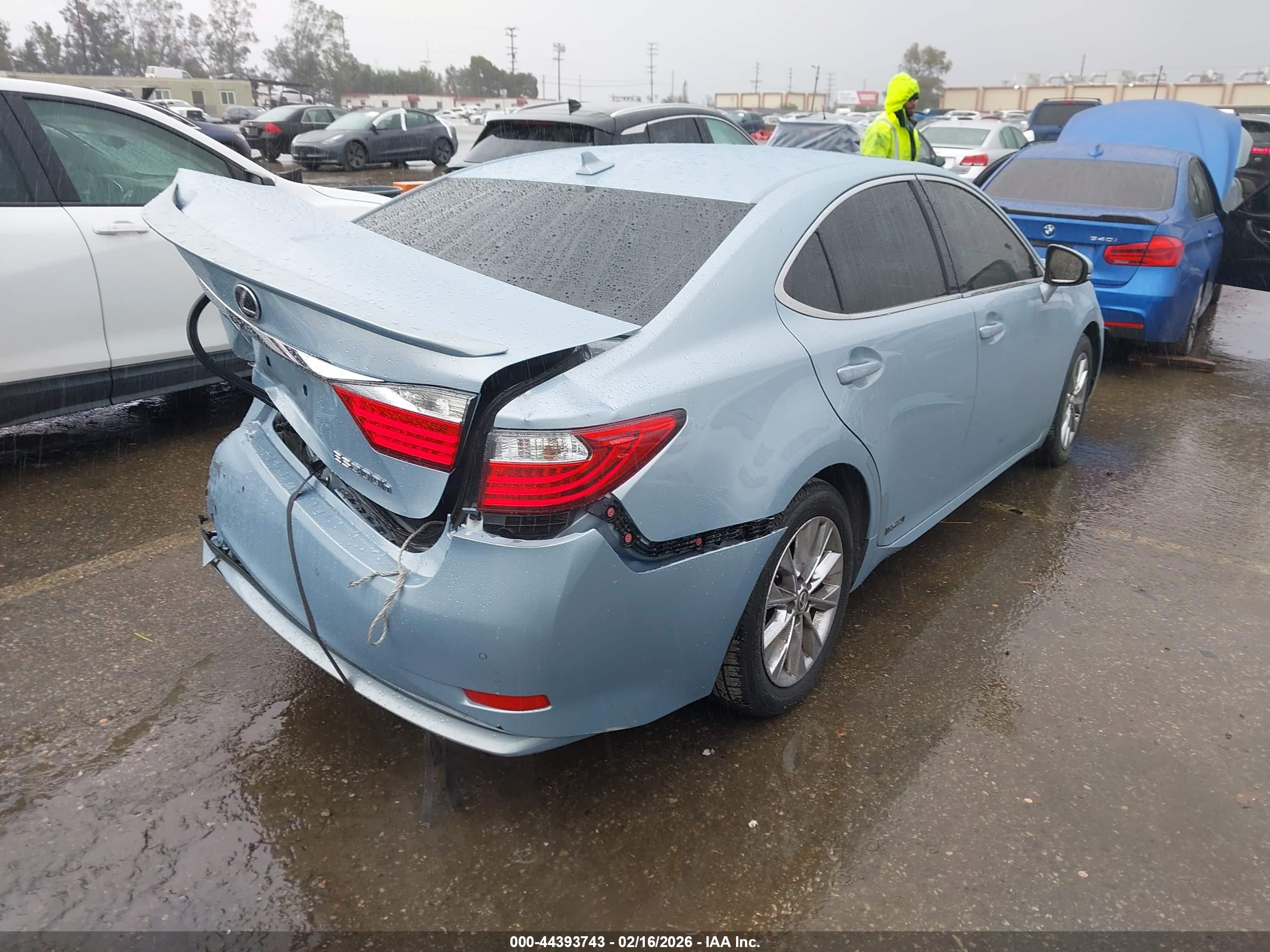 LEXUS ES image 4