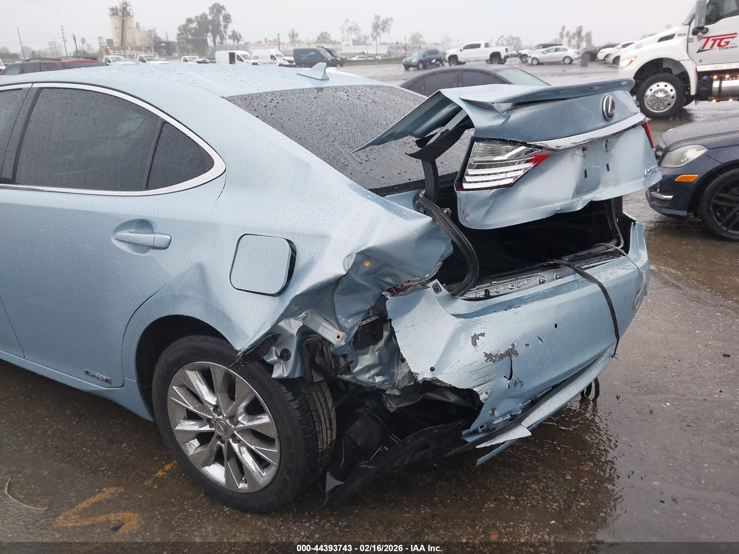 LEXUS ES image 6