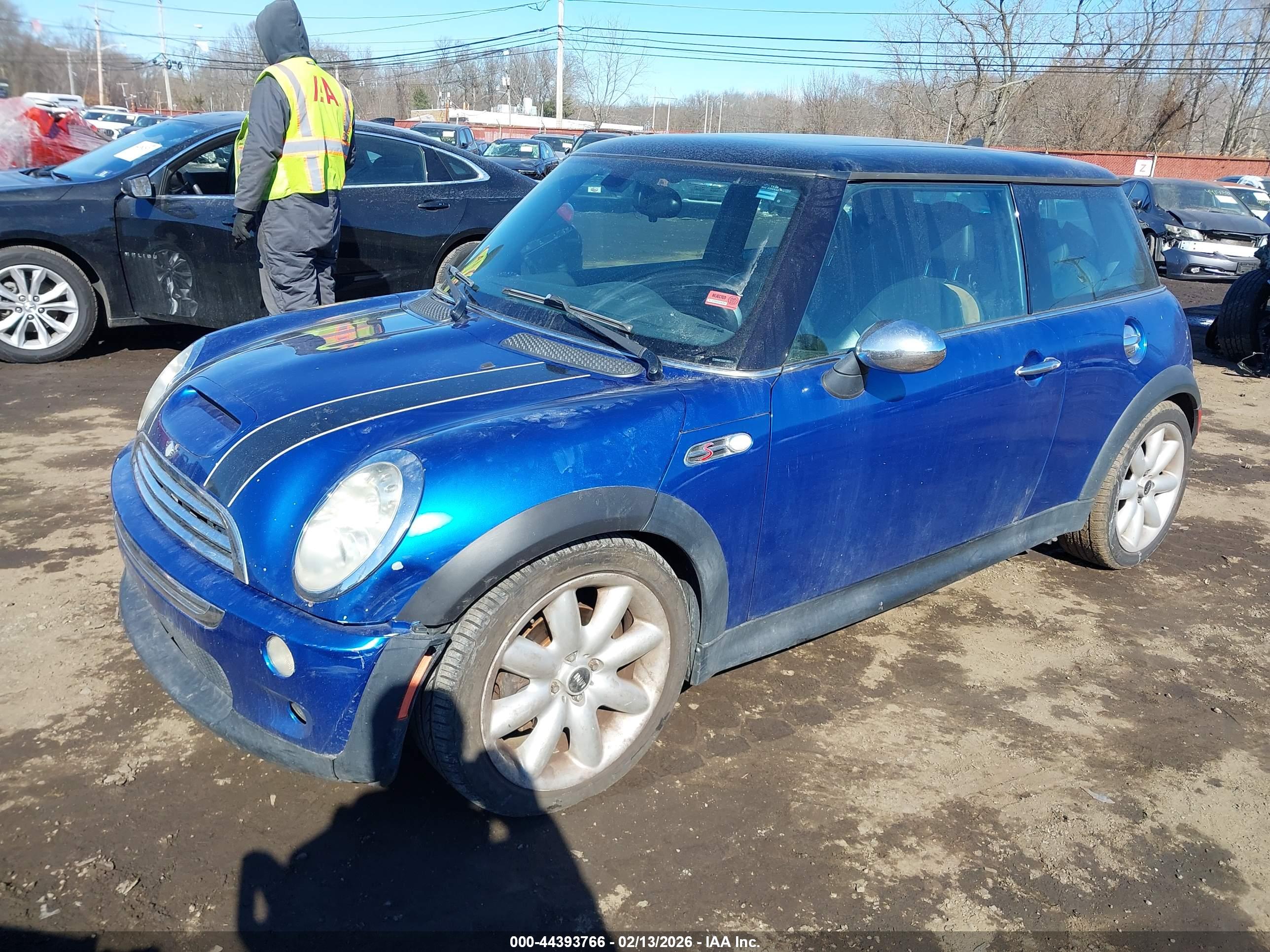 MINI COOPER image 2
