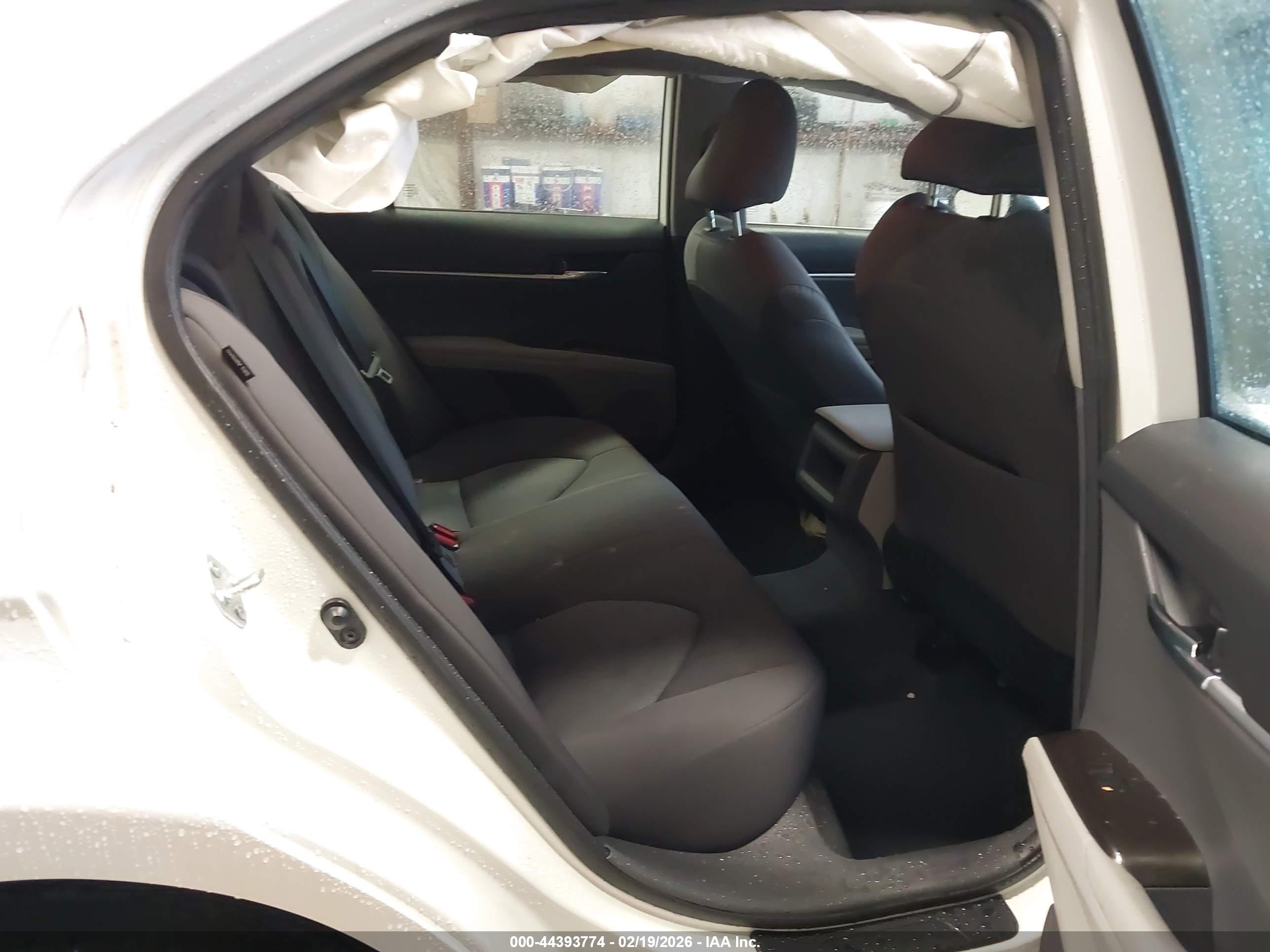 TOYOTA CAMRY image 8