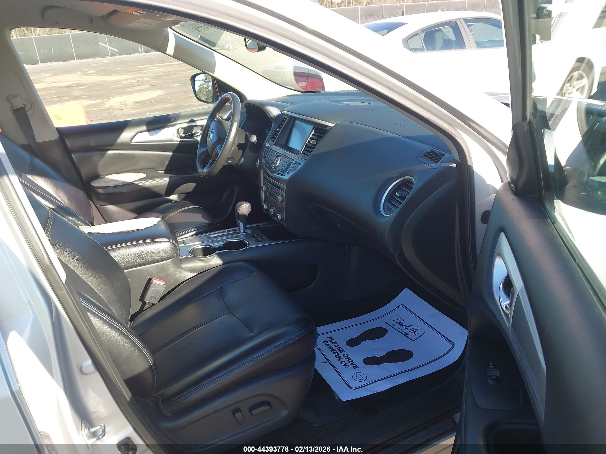 NISSAN PATHFINDER image 5