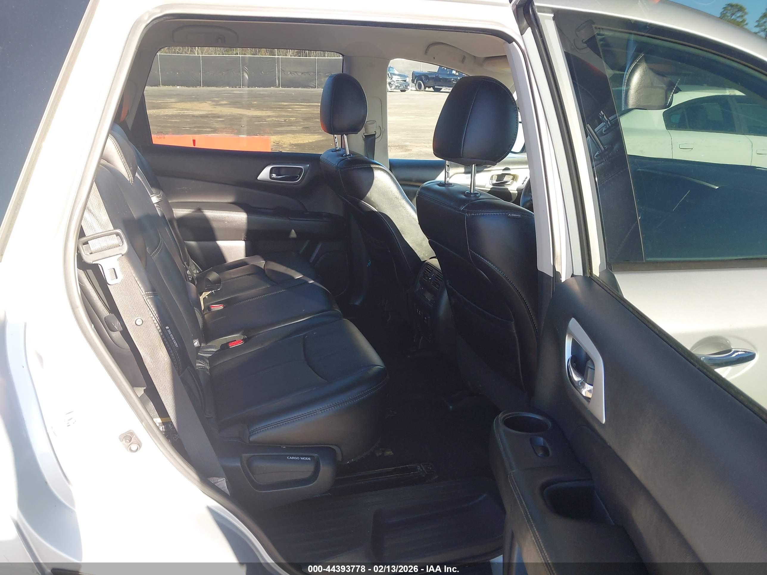 NISSAN PATHFINDER image 8