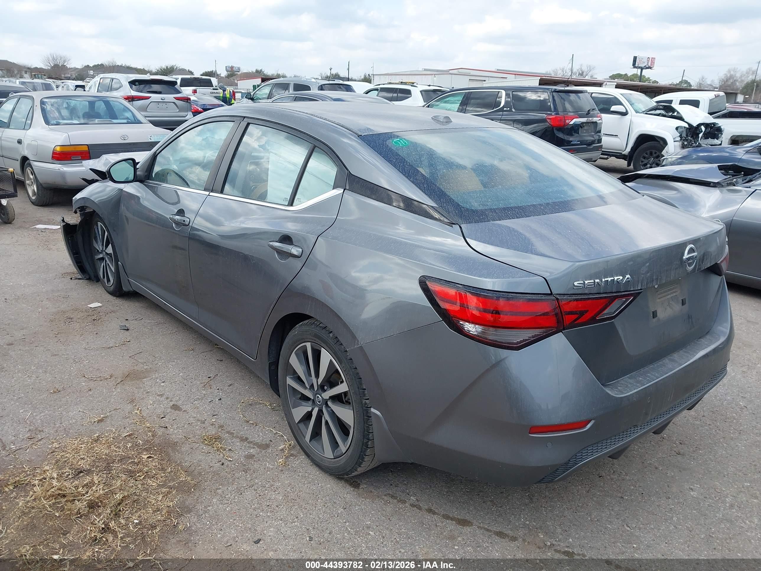 NISSAN SENTRA image 3