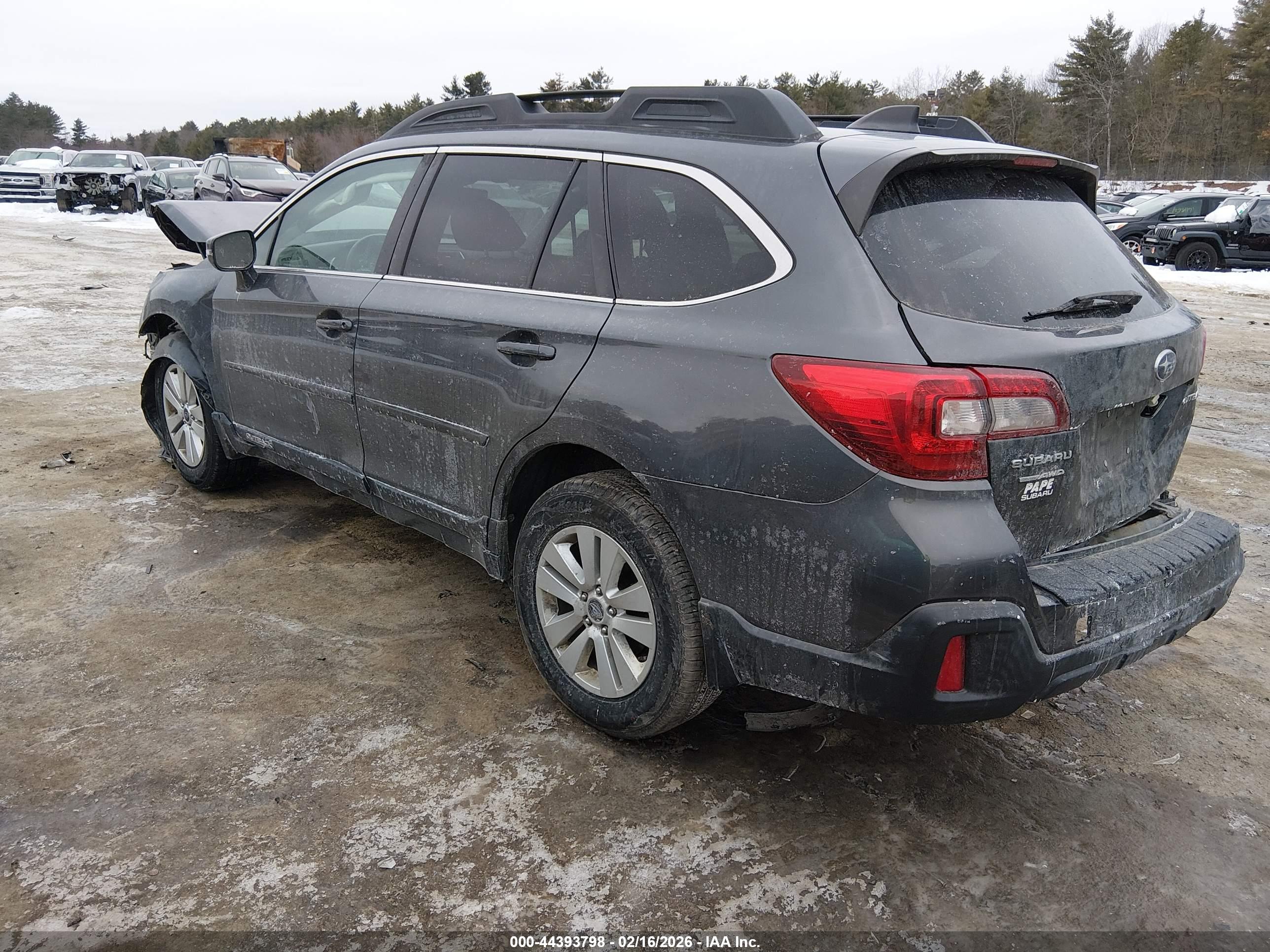 SUBARU OUTBACK image 3